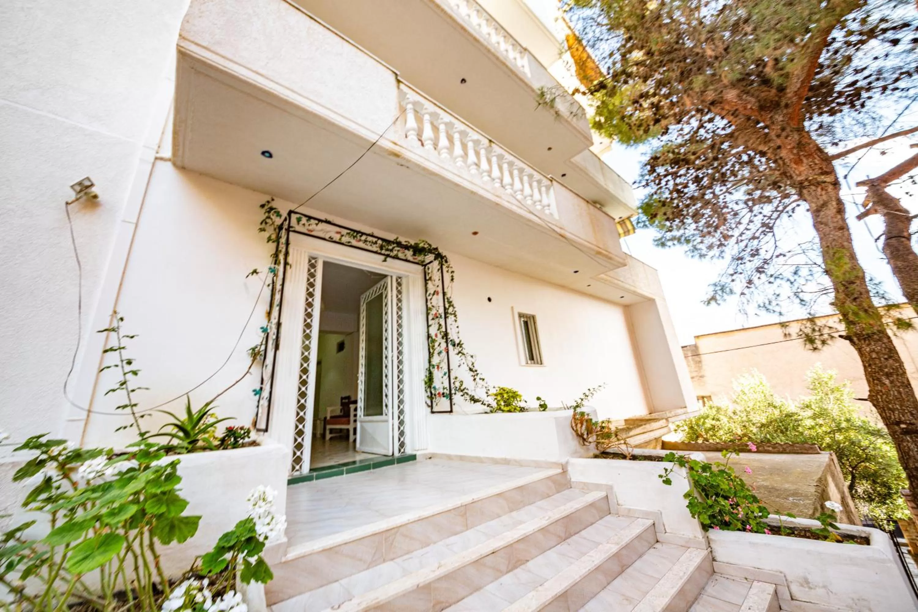 Facade/entrance in Ideal ApartHotel Saranda