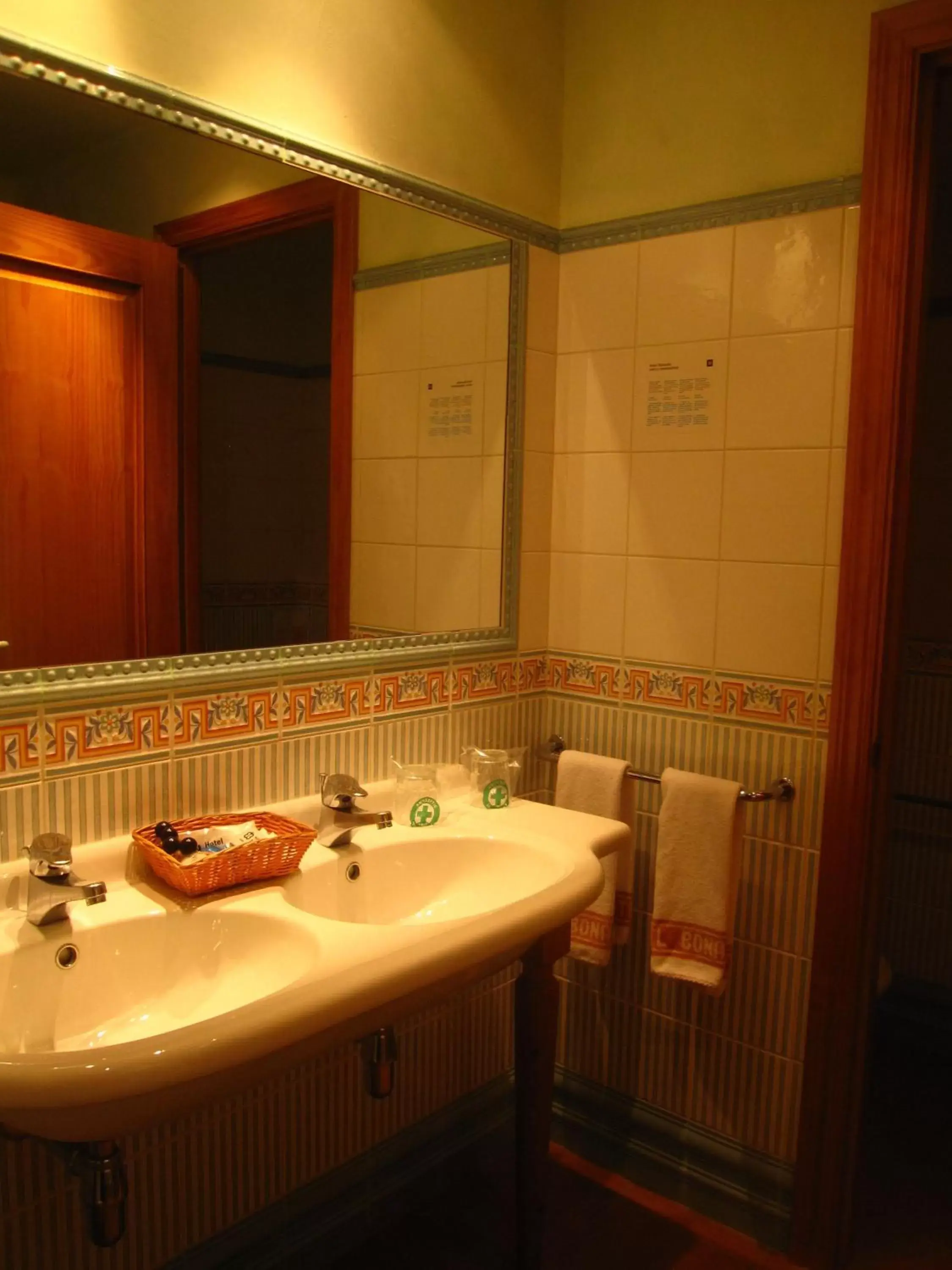 Bathroom in Hotel Bonavida