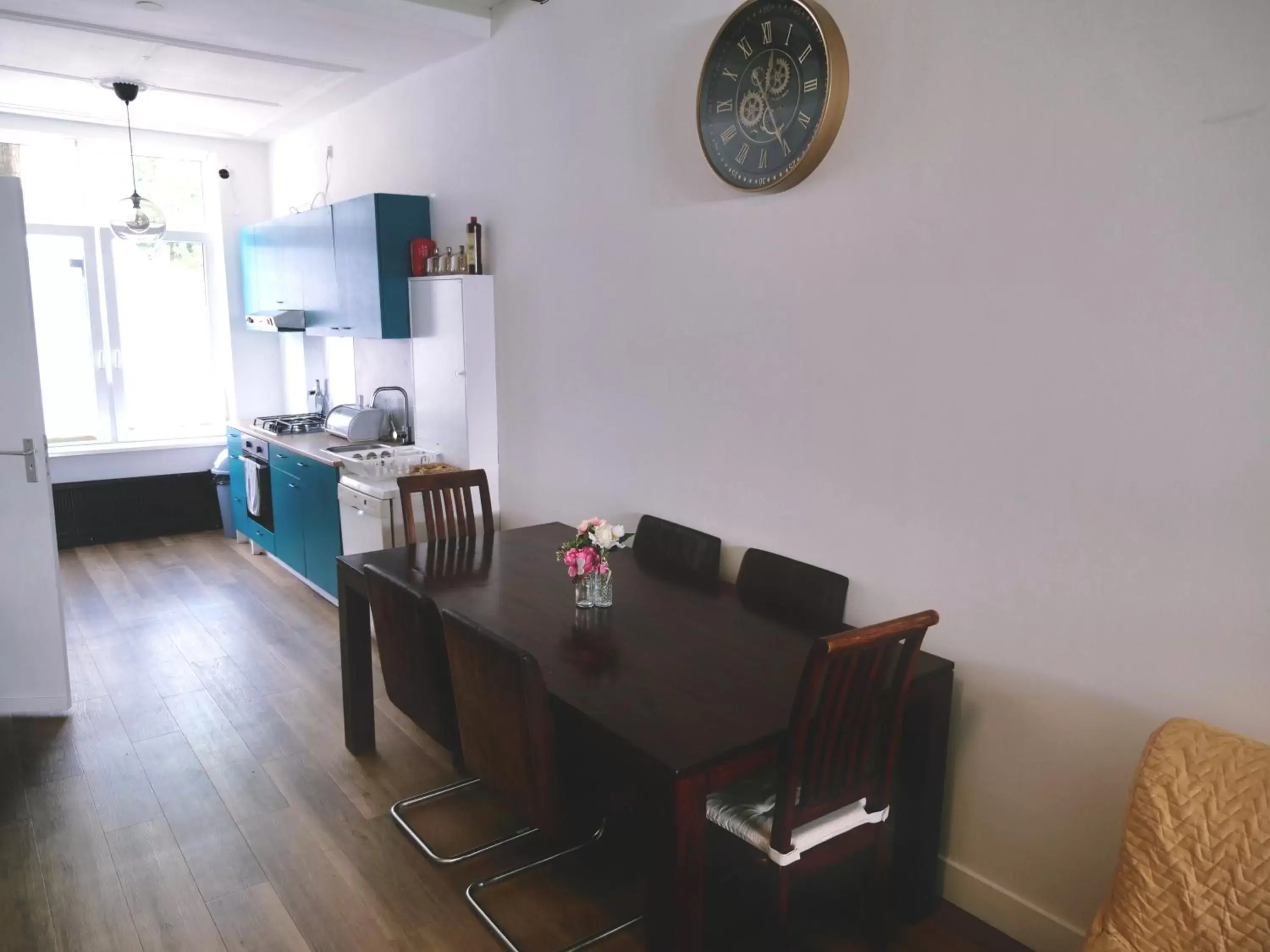 Dining Area in The Diesel Bed and Breakfast