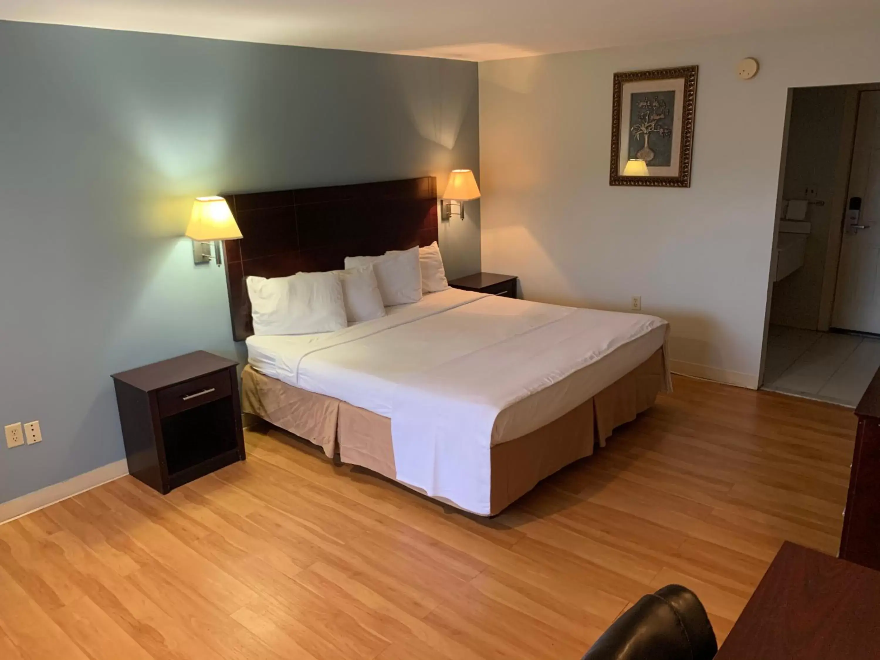 Bed in Crystal Inn Eatontown