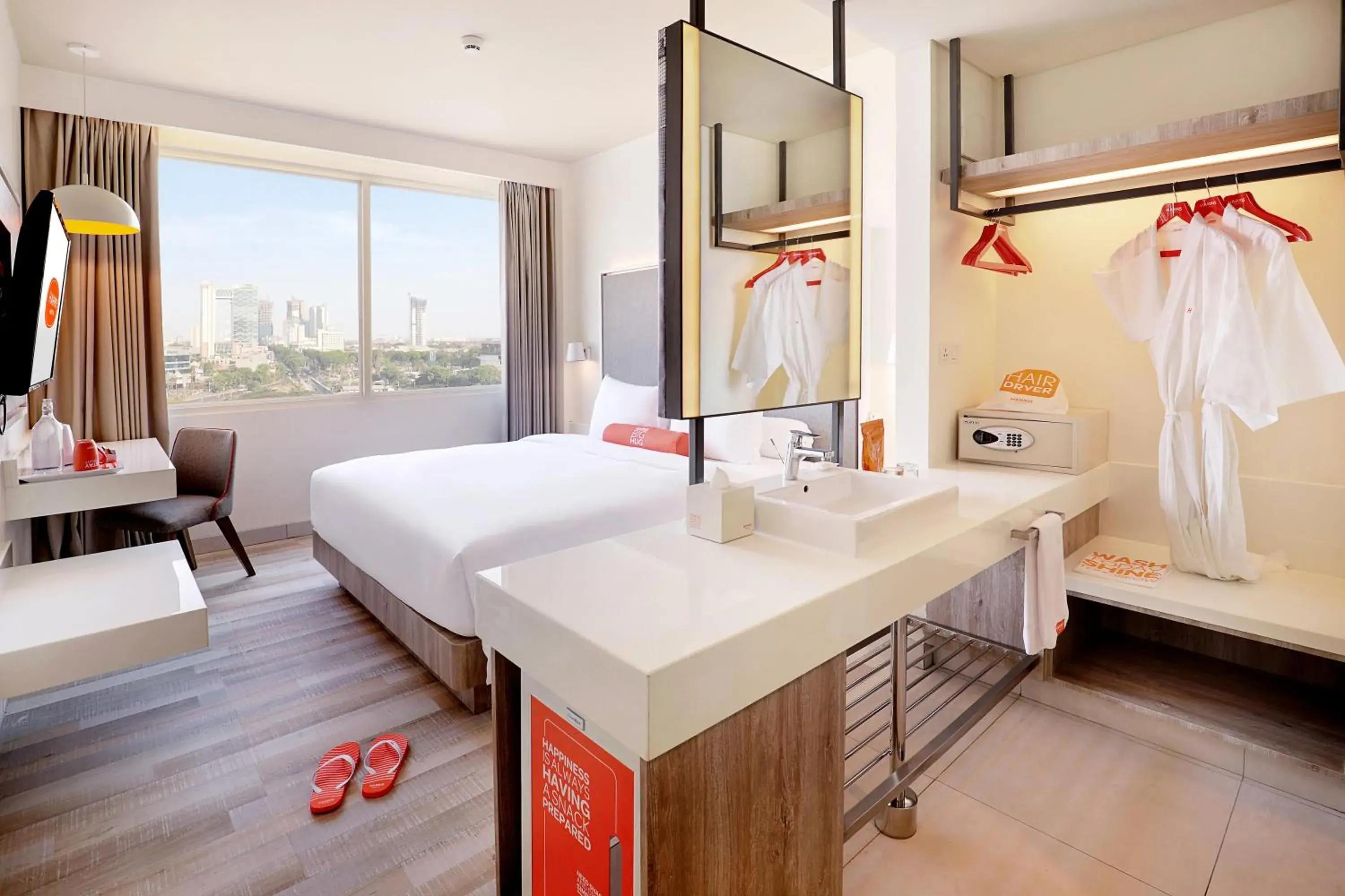 Bedroom, Bathroom in HARRIS Hotel & Conventions Bundaran Satelit Surabaya