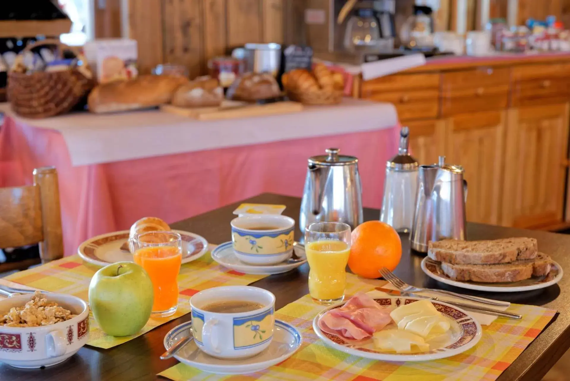 Breakfast in Motel Bivouac de Napoléon