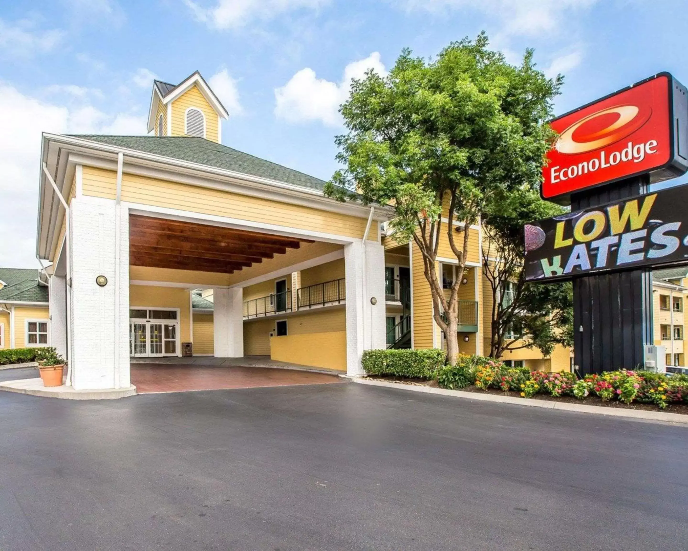 Property Building in Econo Lodge Pigeon Forge Riverside