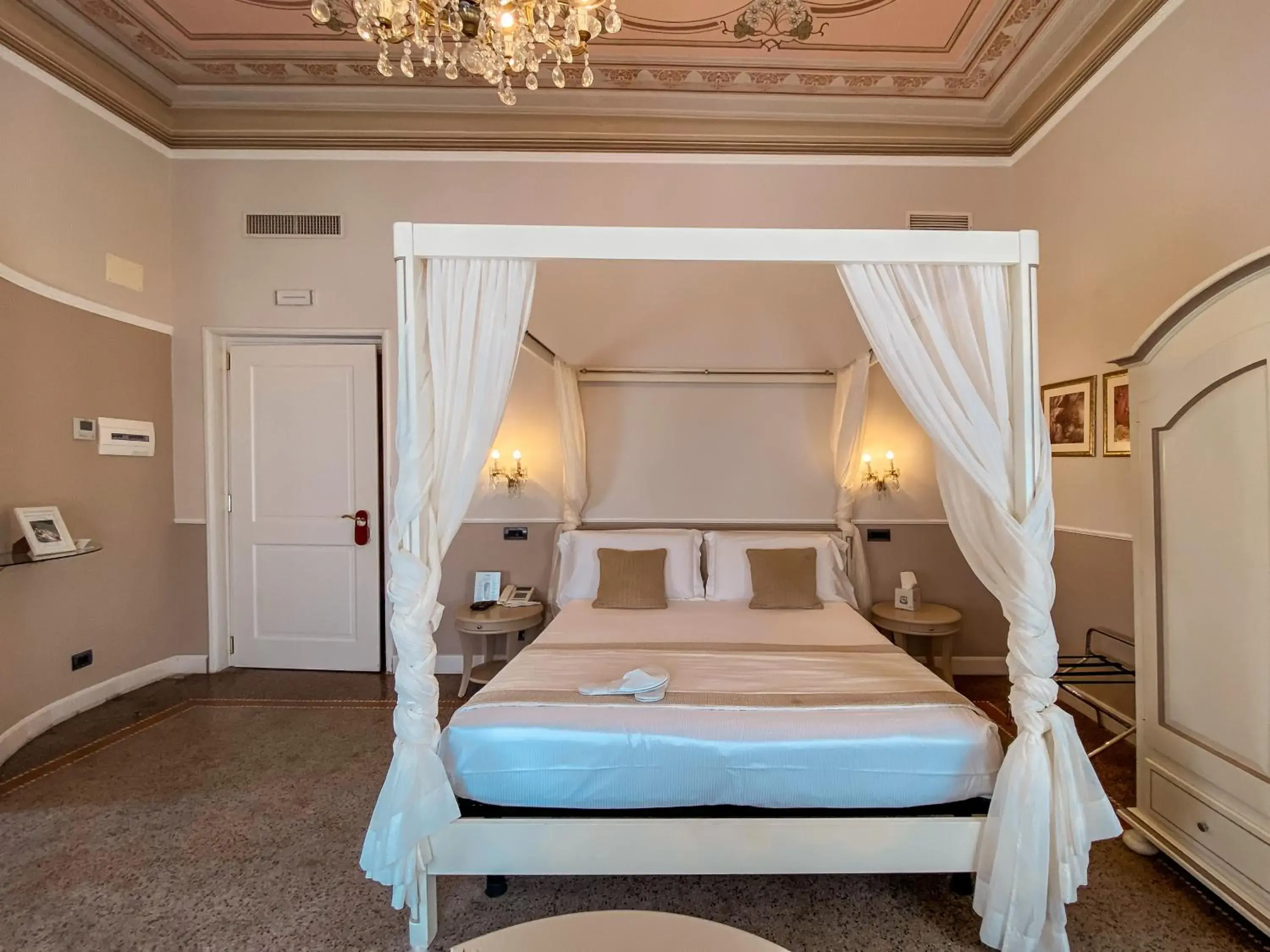 Bed in Hotel Sant'Andrea