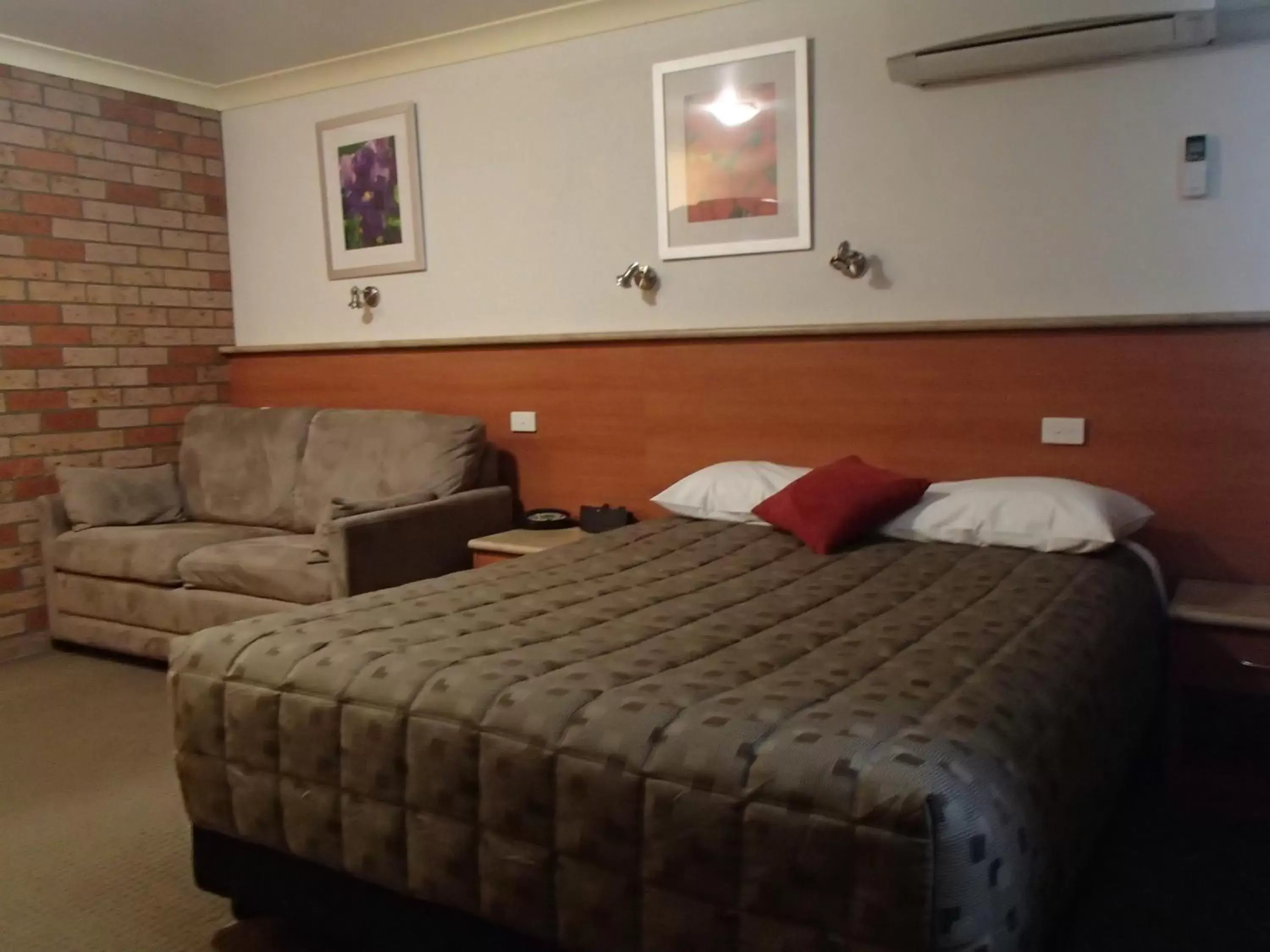 Deluxe Queen Room in Scone Motor Inn & Apartments