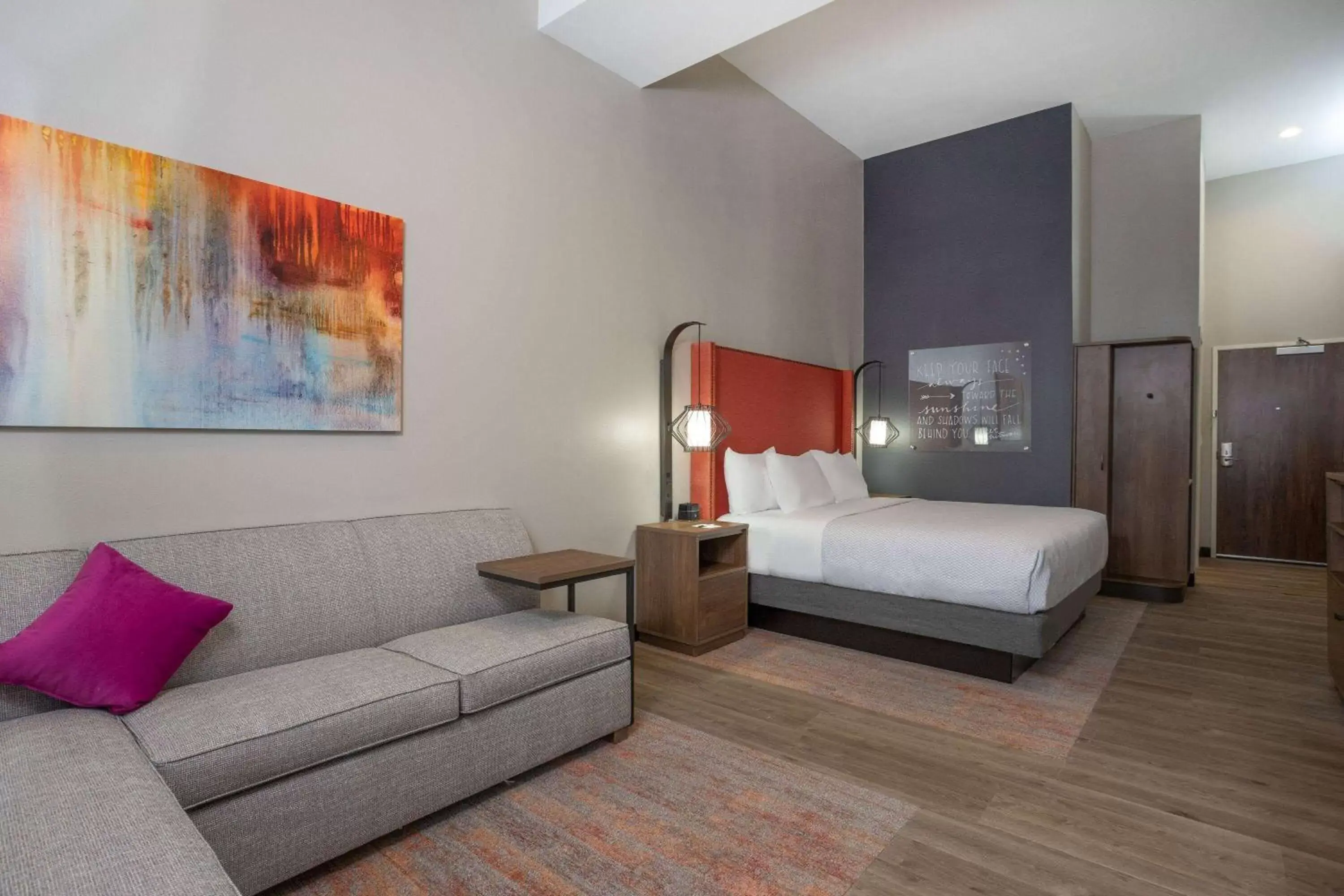Bedroom, Bed in La Quinta Inn & Suites by Wyndham Pflugerville