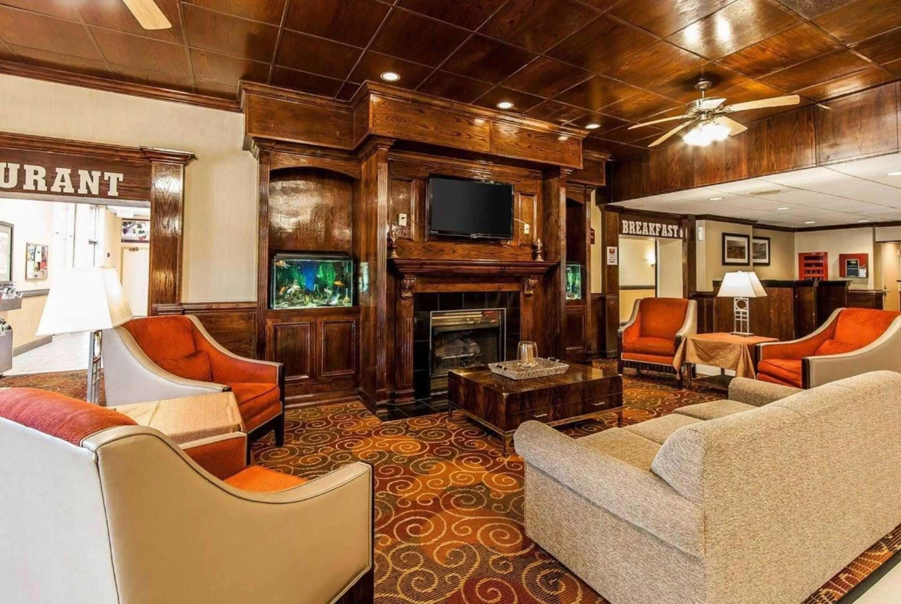 Lobby or reception in Wingate by Wyndham Marietta Conference Center Ohio