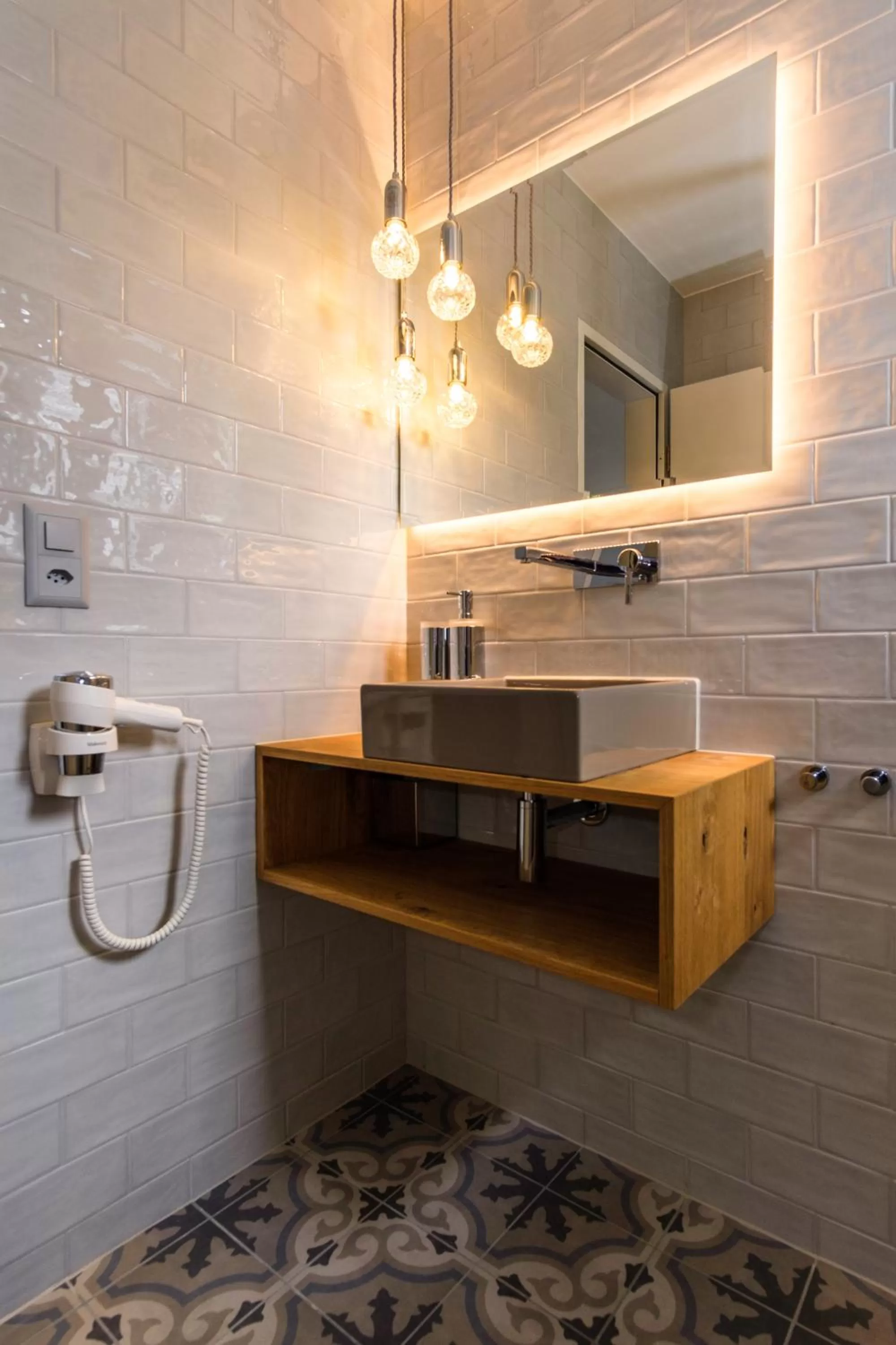 Shower in Hotel Edelweiss