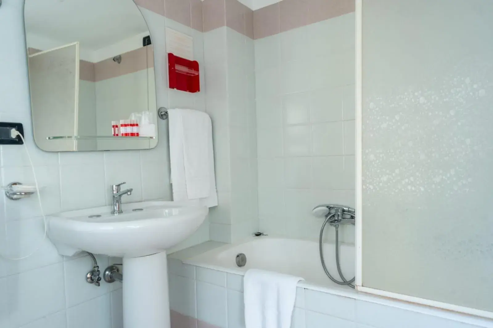 Shower, Bathroom in Hotel Corallo