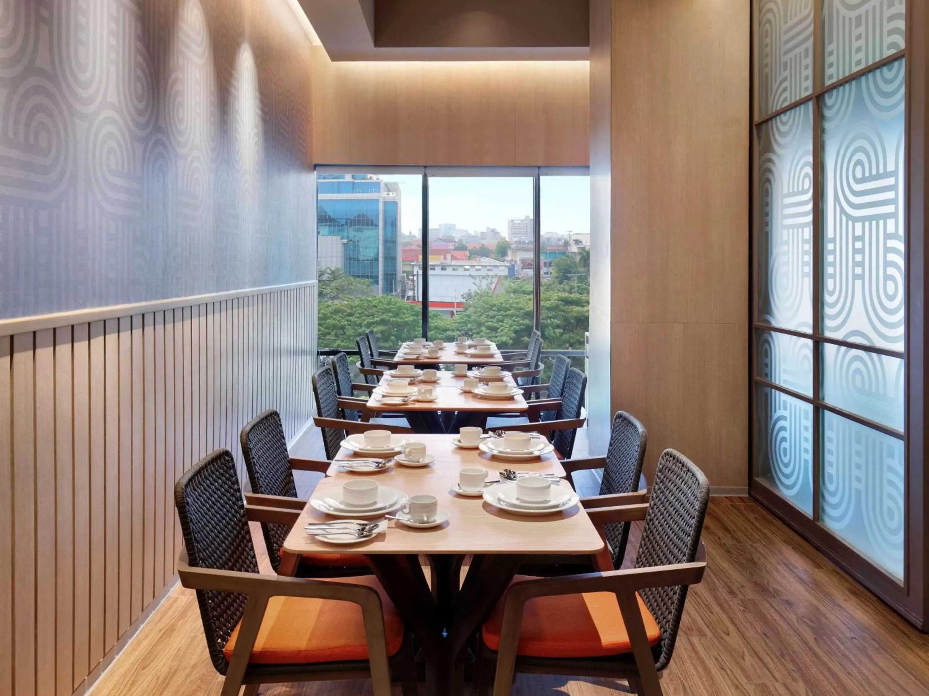 Meeting/conference room, Restaurant/Places to Eat in ibis Styles Semarang Simpang Lima