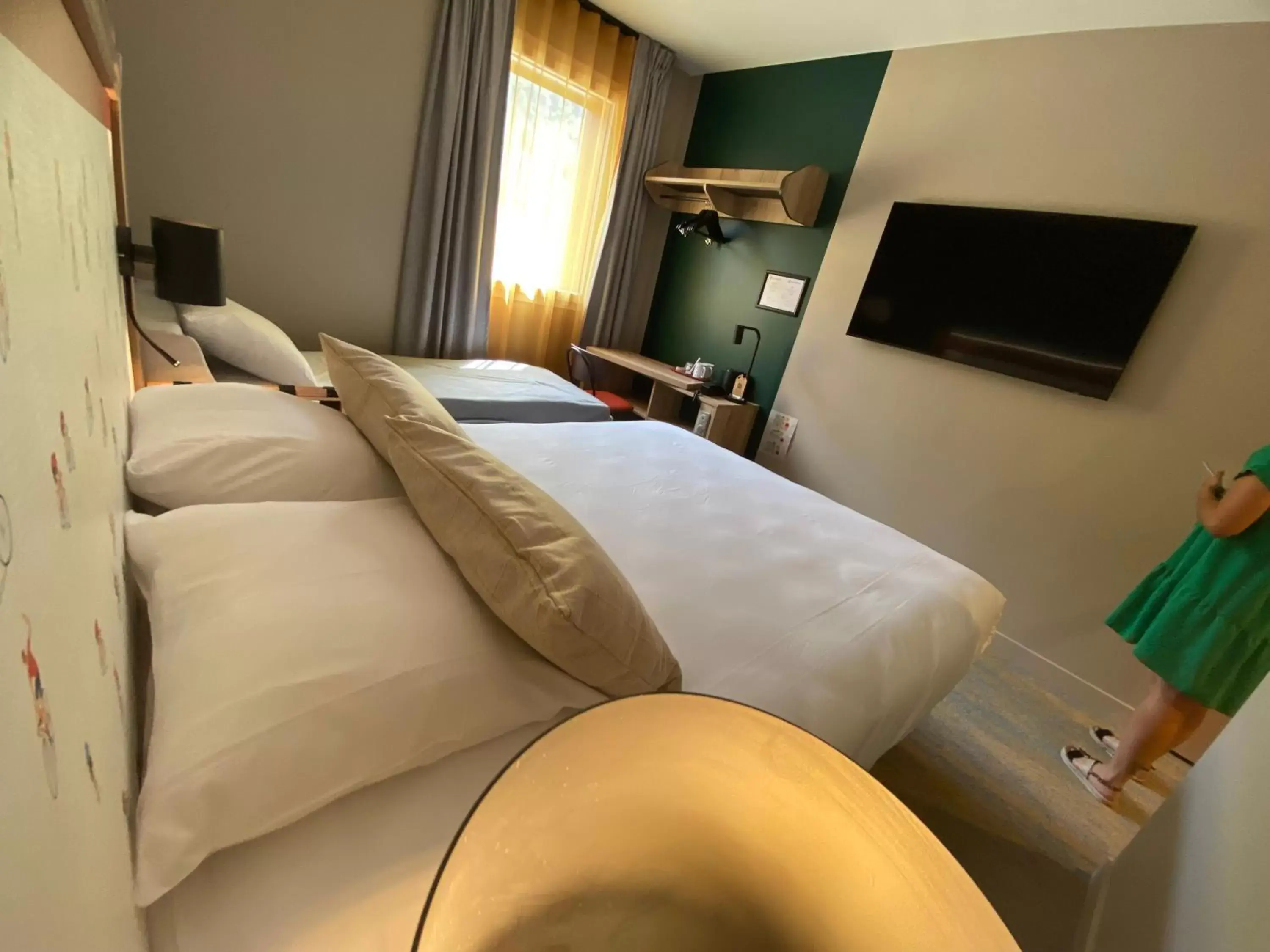 TV and multimedia, Bed in Best Western Hotel Coeur de Maurienne