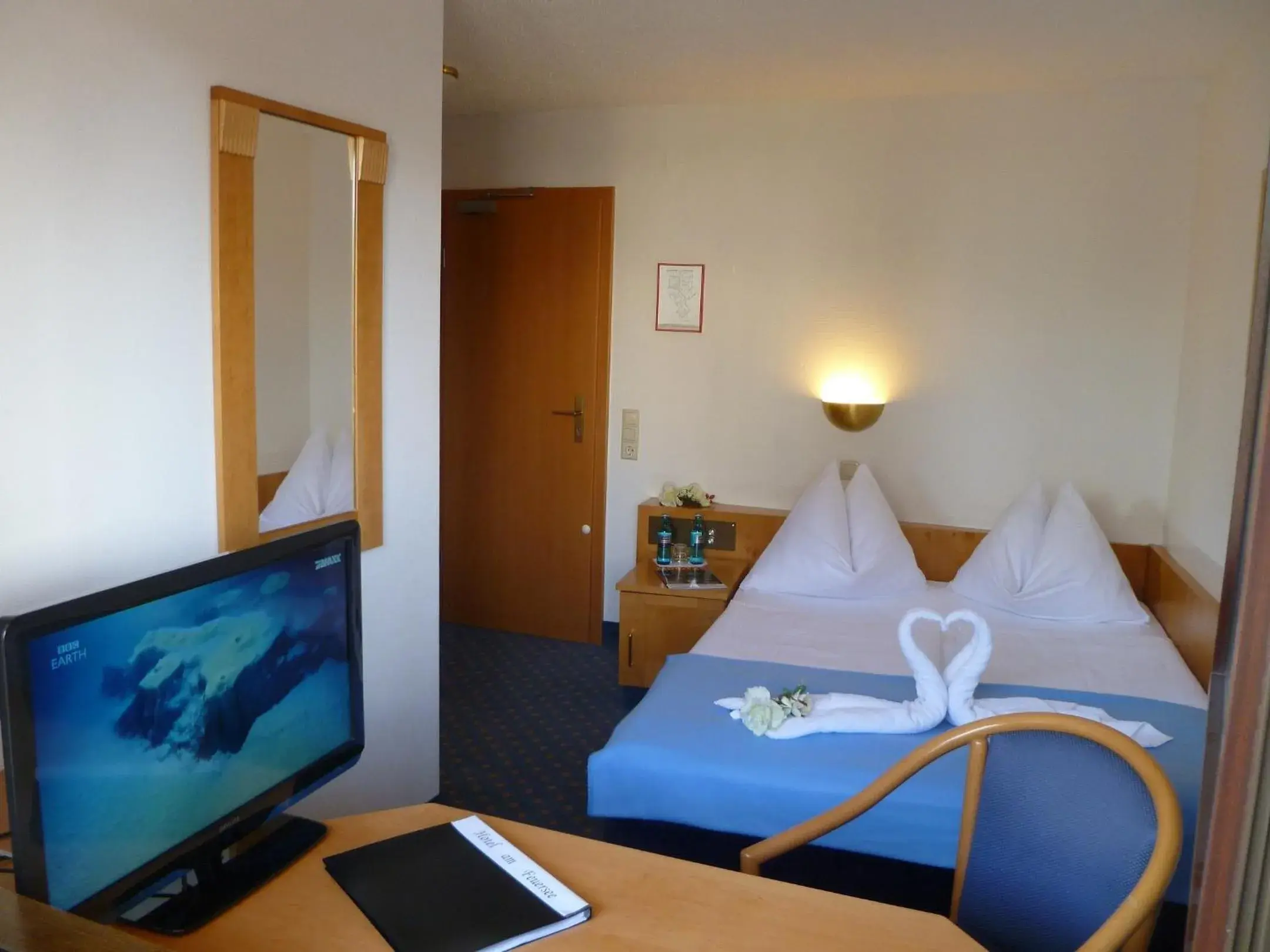 Bedroom, Bed in Hotel am Feuersee