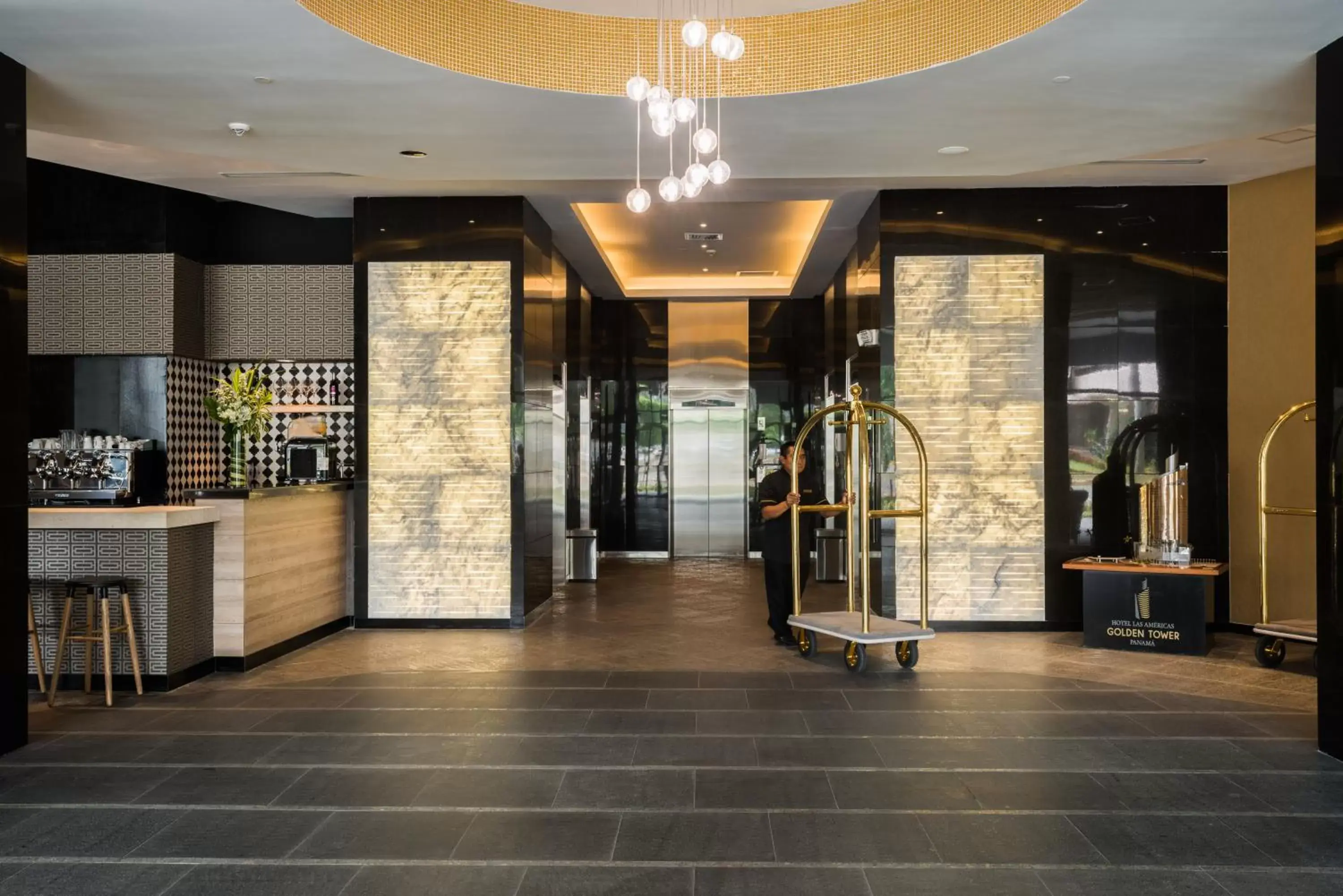 Facade/entrance, Lobby/Reception in Hotel Las Americas Golden Tower Panamá