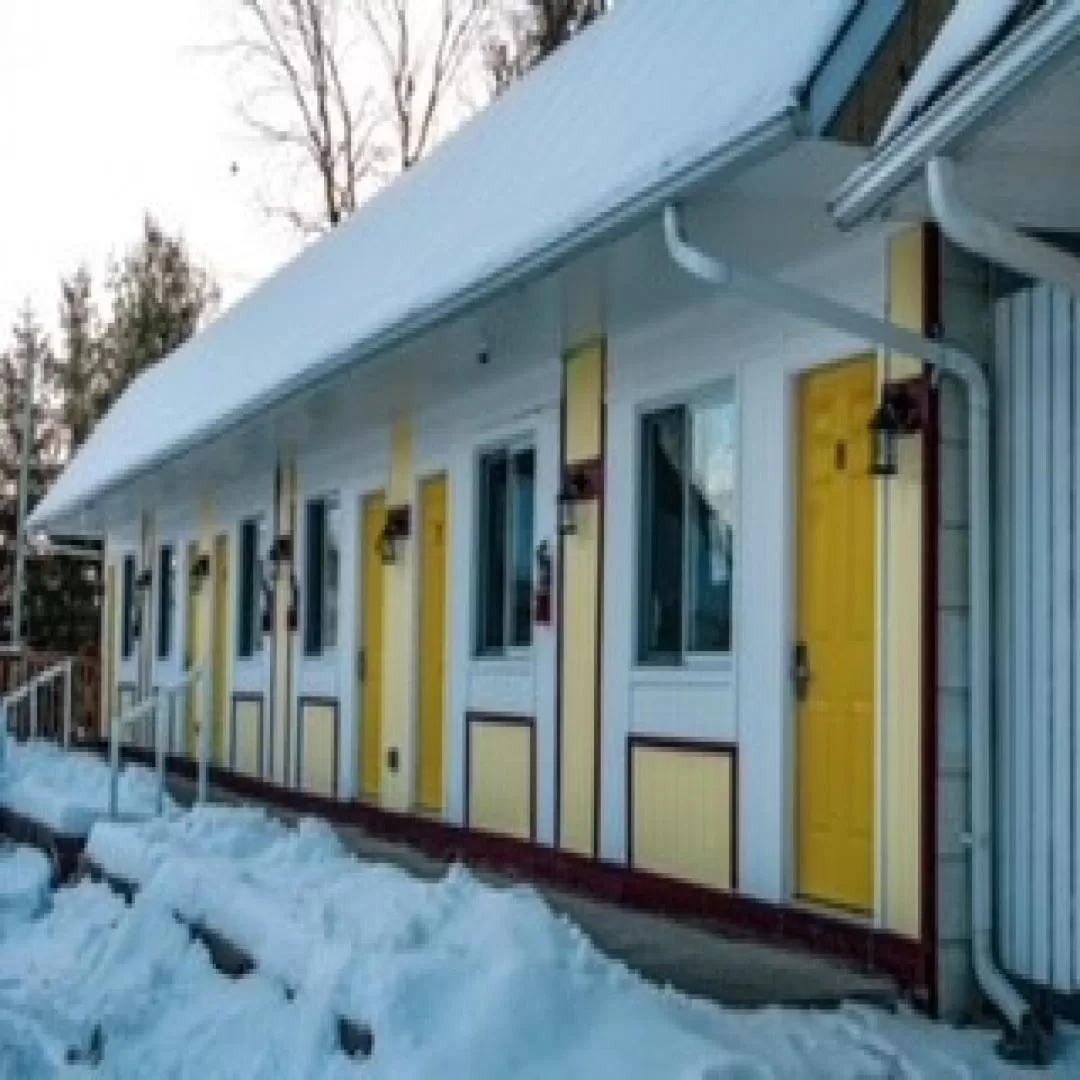 Skyland Motel Inn & Suites