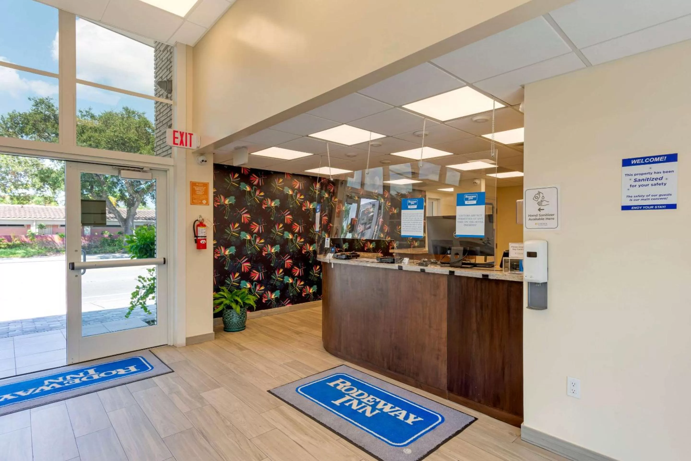 Lobby or reception in Downtown Hollywood Gardens Inn & Suites