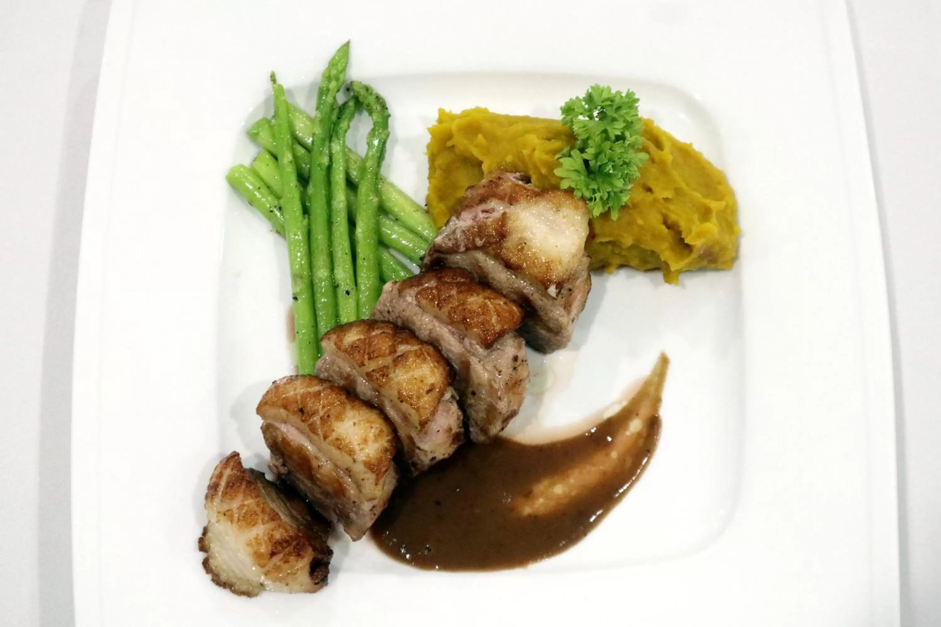 Food and drinks in Two Seasons Siem Reap Hotel