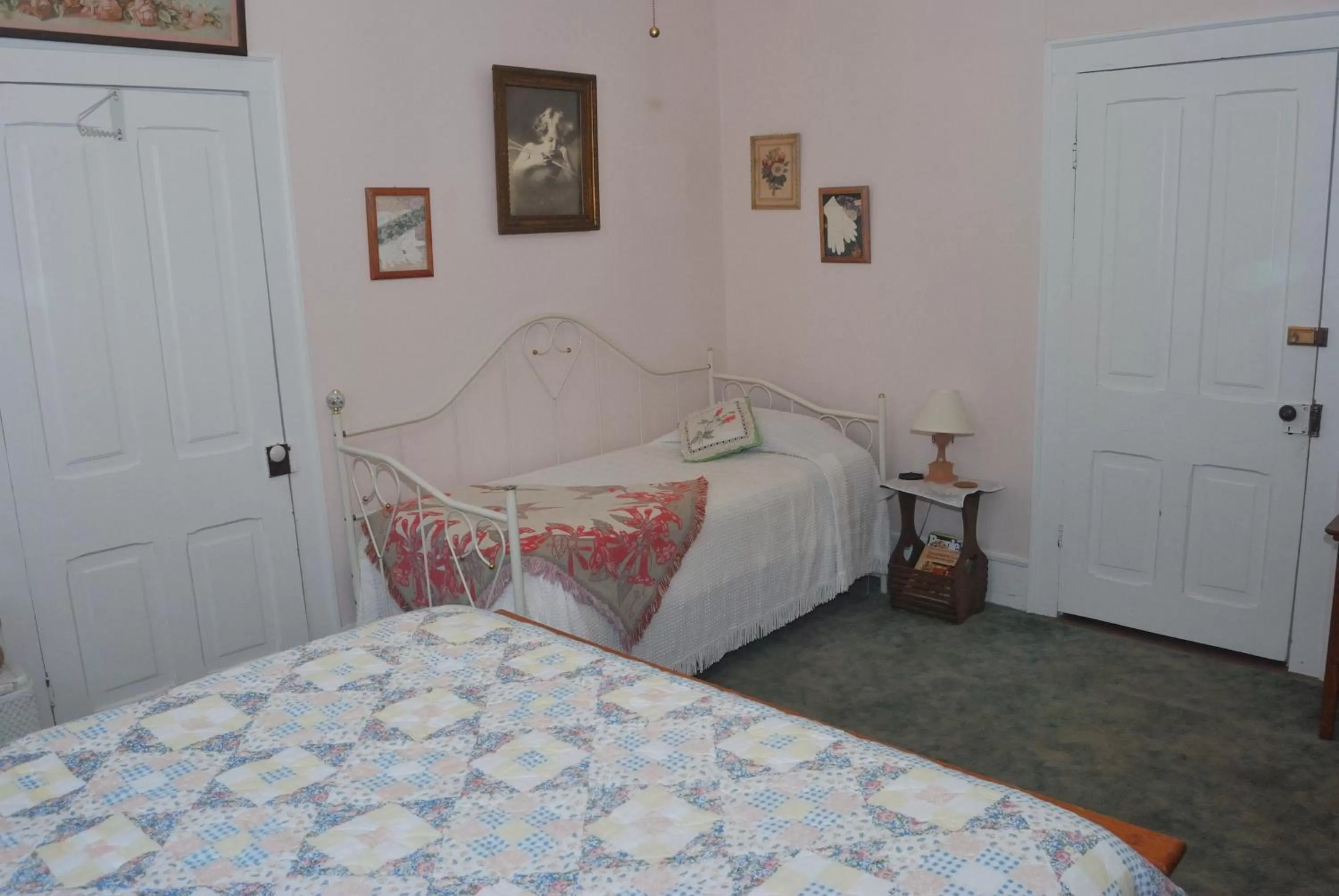 Decorative detail, Bed in Carrier Houses Bed & Breakfast