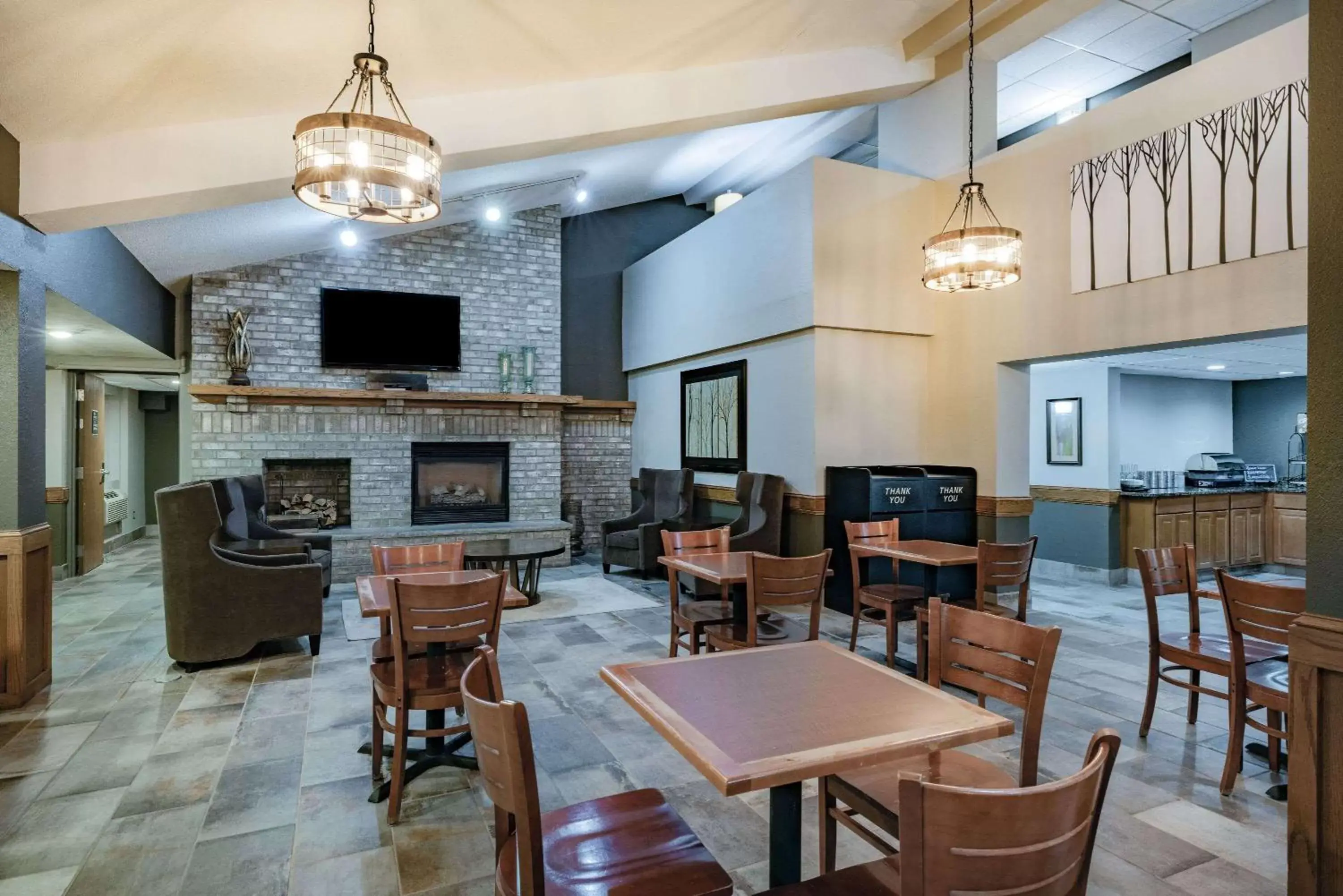 Lobby or reception, Restaurant/Places to Eat in AmericInn by Wyndham Apple Valley