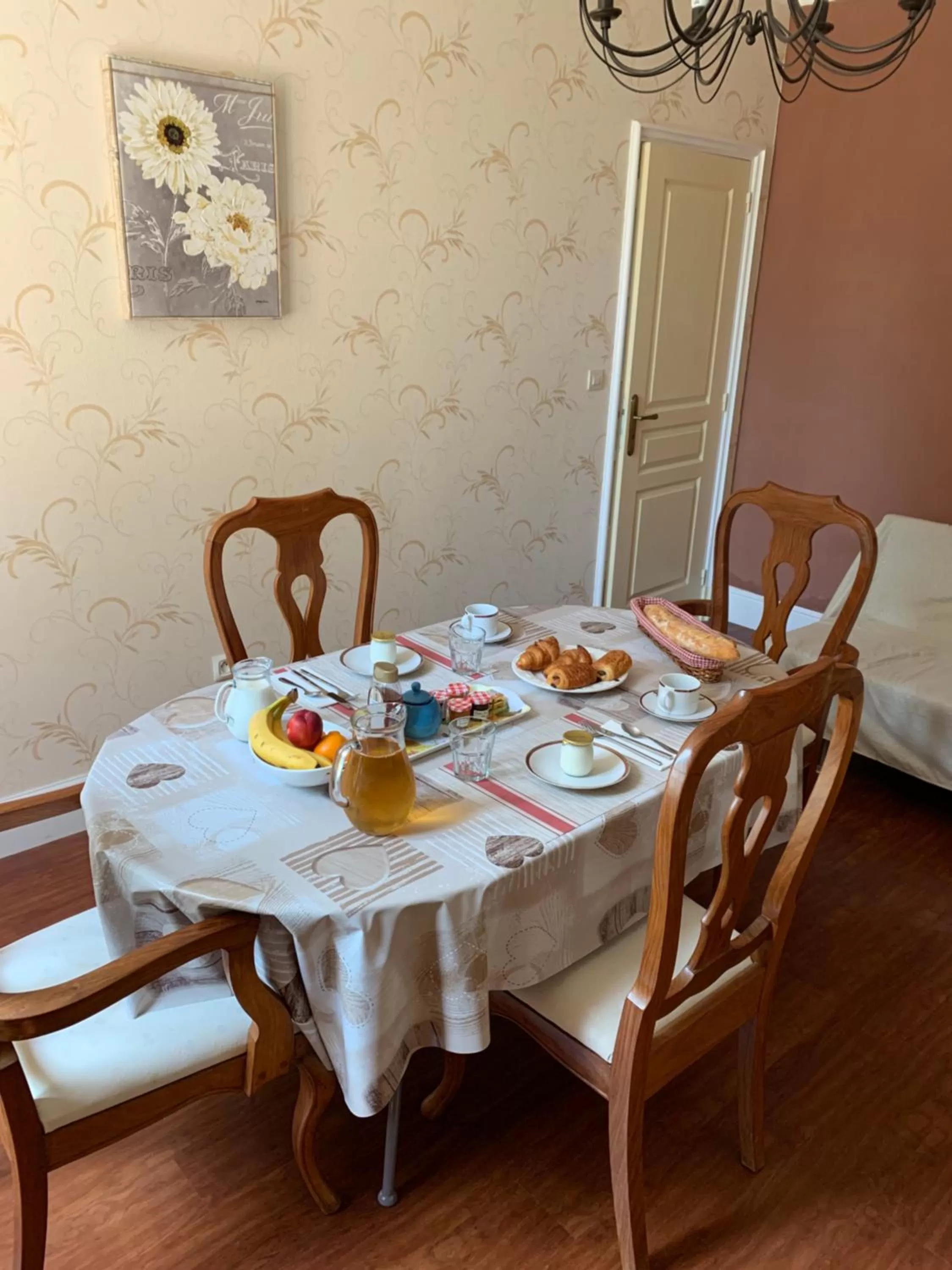 Continental breakfast in Le Pontet