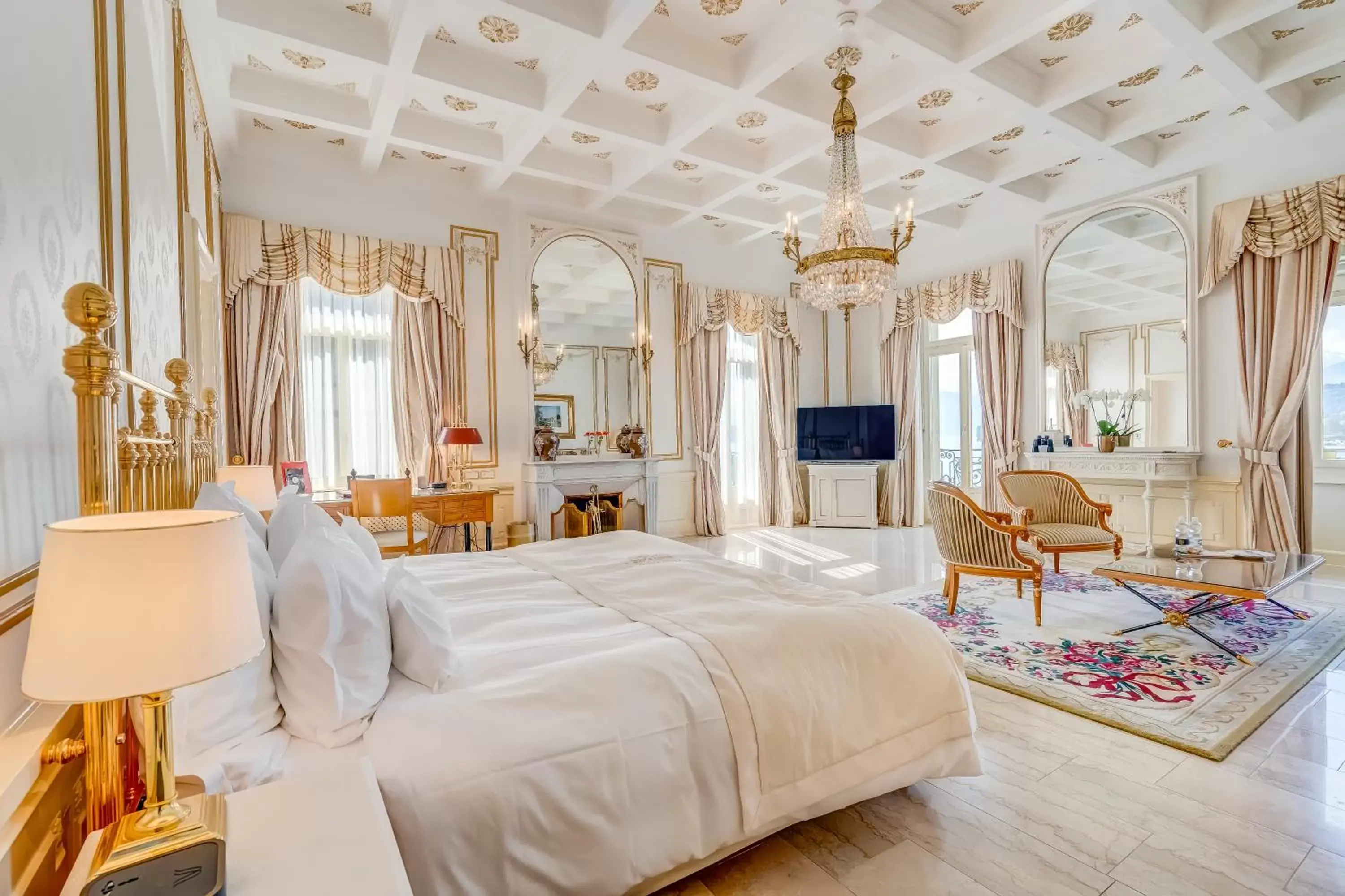 Bedroom in Grand Hotel National Luzern
