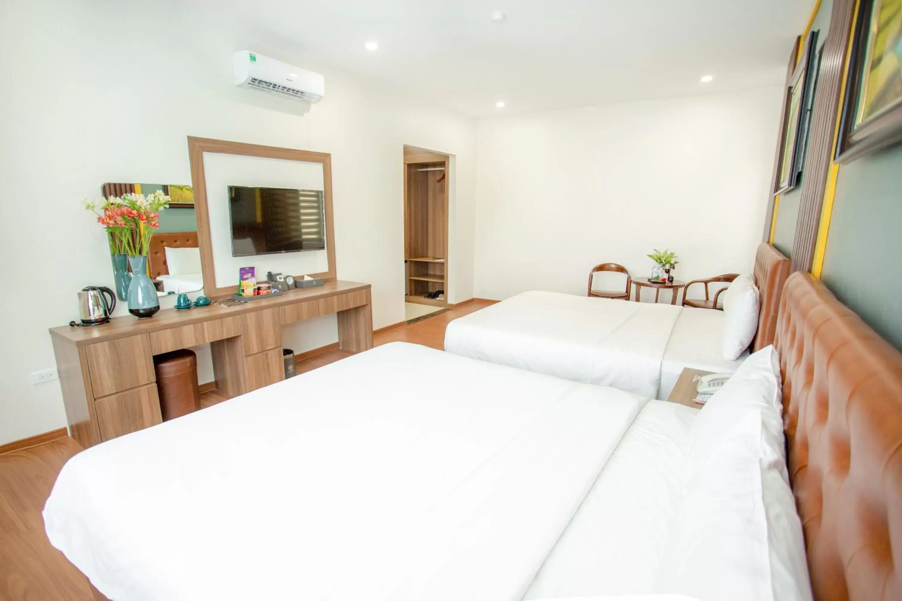 Twin Room with View in MOMALI Hotel Ninh Binh Twin Room with View in MOMALI Hotel Ninh Binh