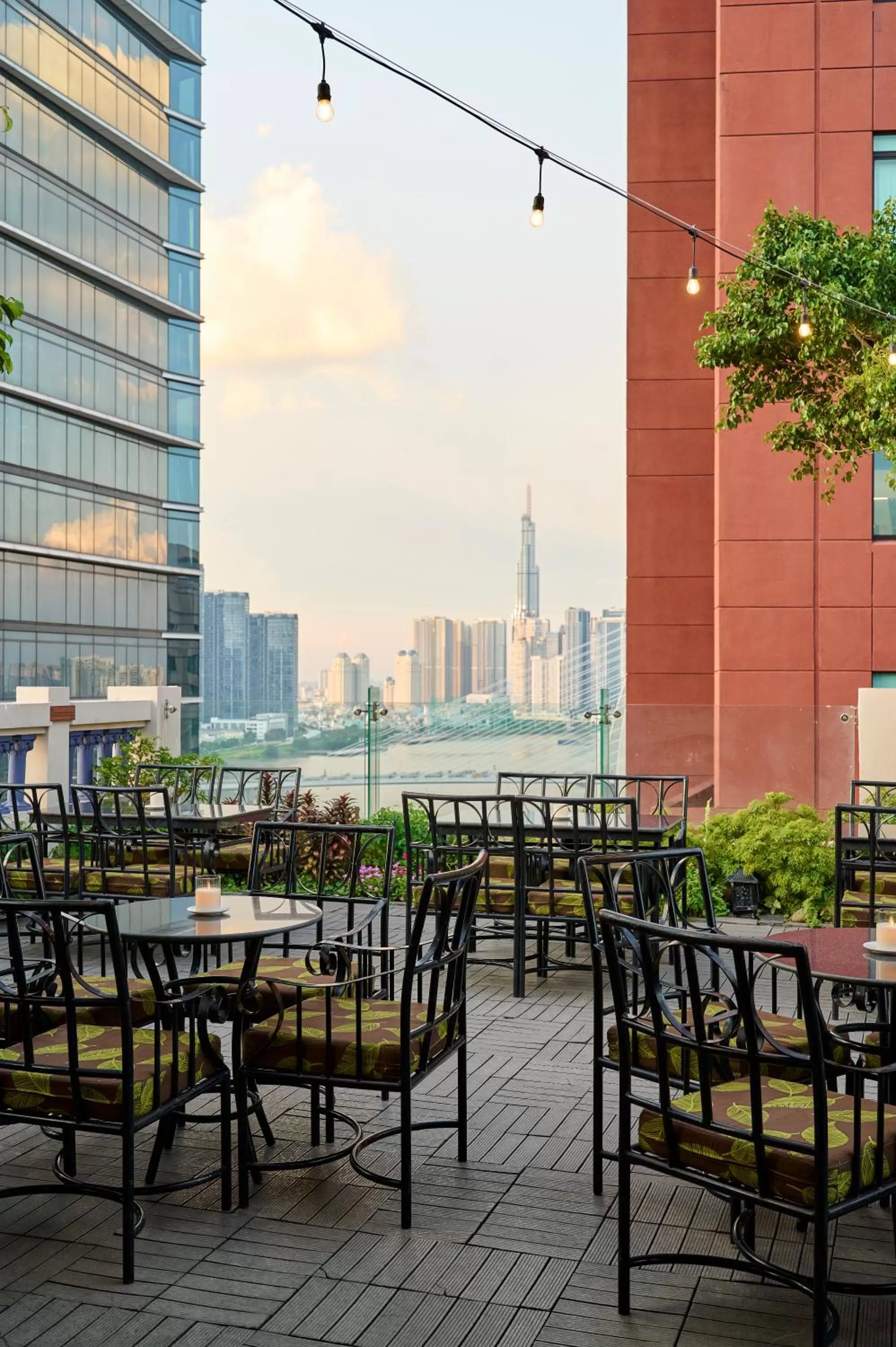 Restaurant/places to eat in Hotel Grand Saigon