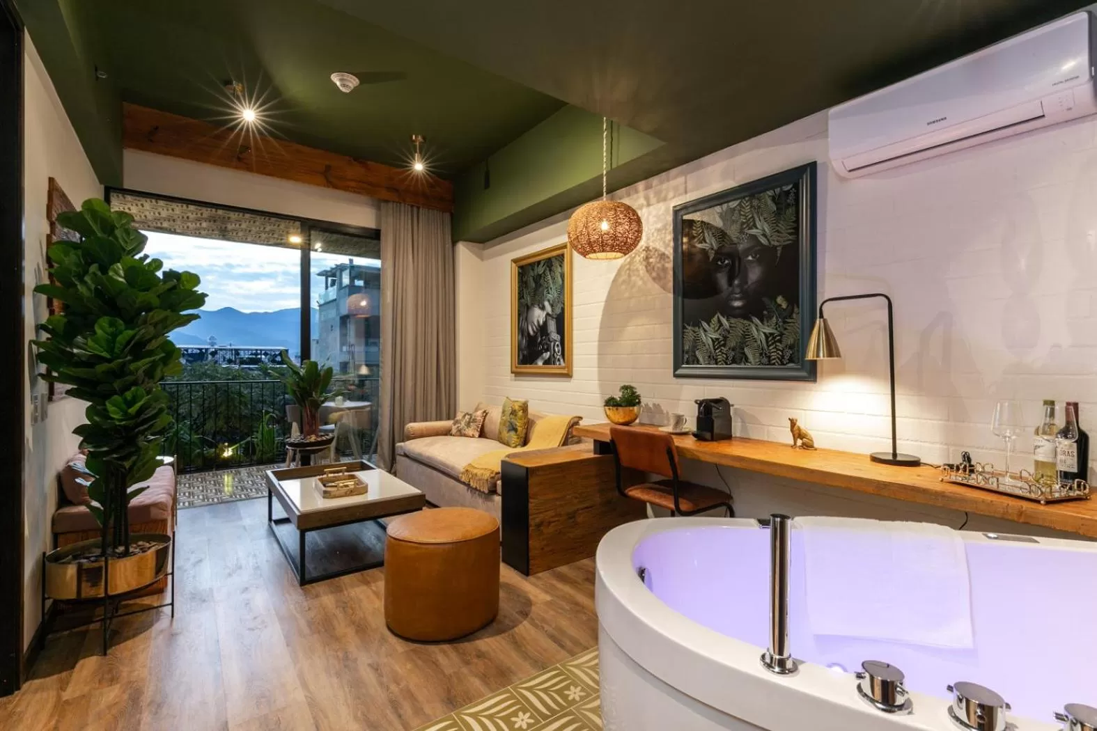 Hot Tub in Celestino Boutique Hotel