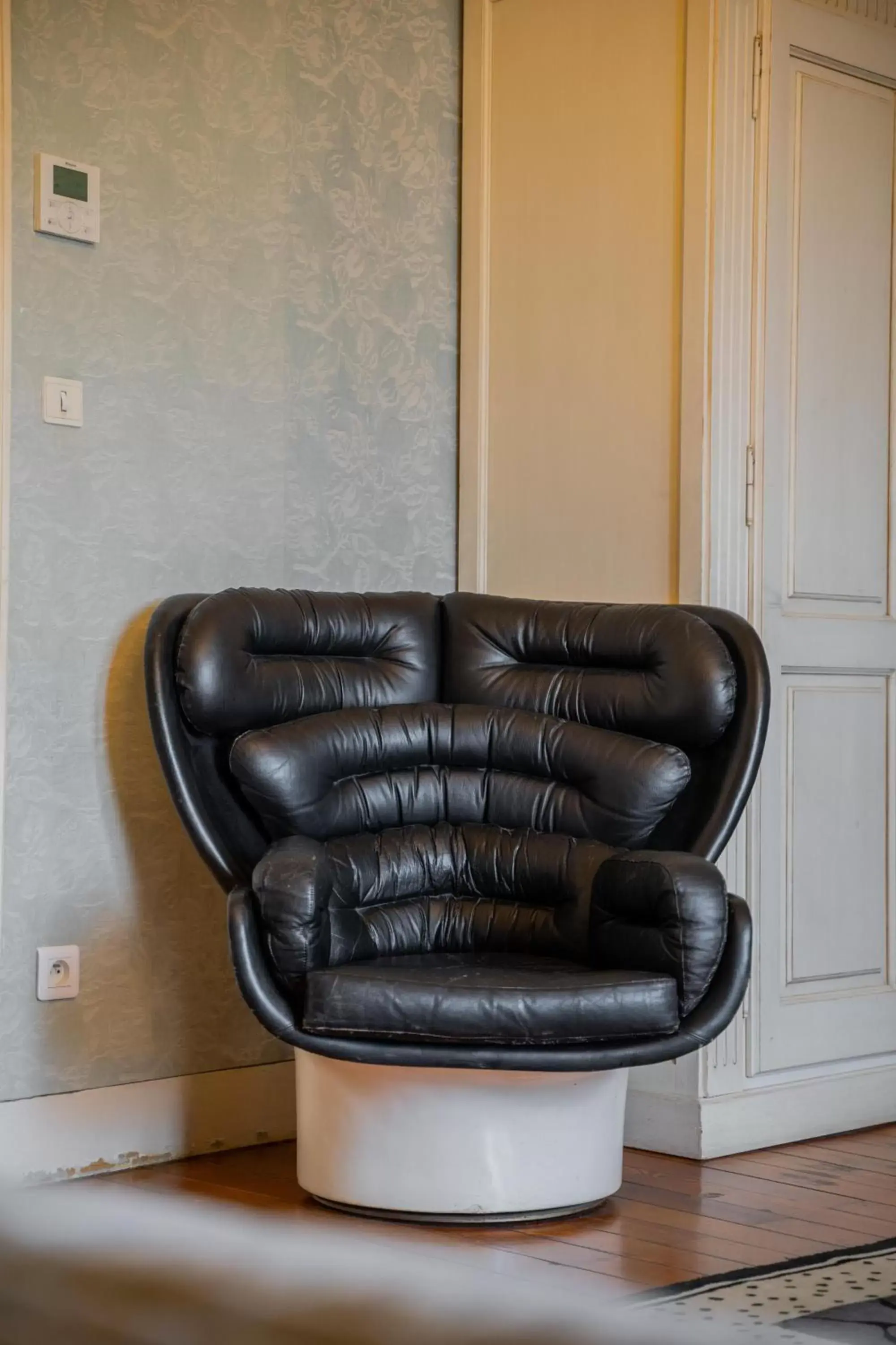 Decorative detail, Seating Area in Château Pape Clément