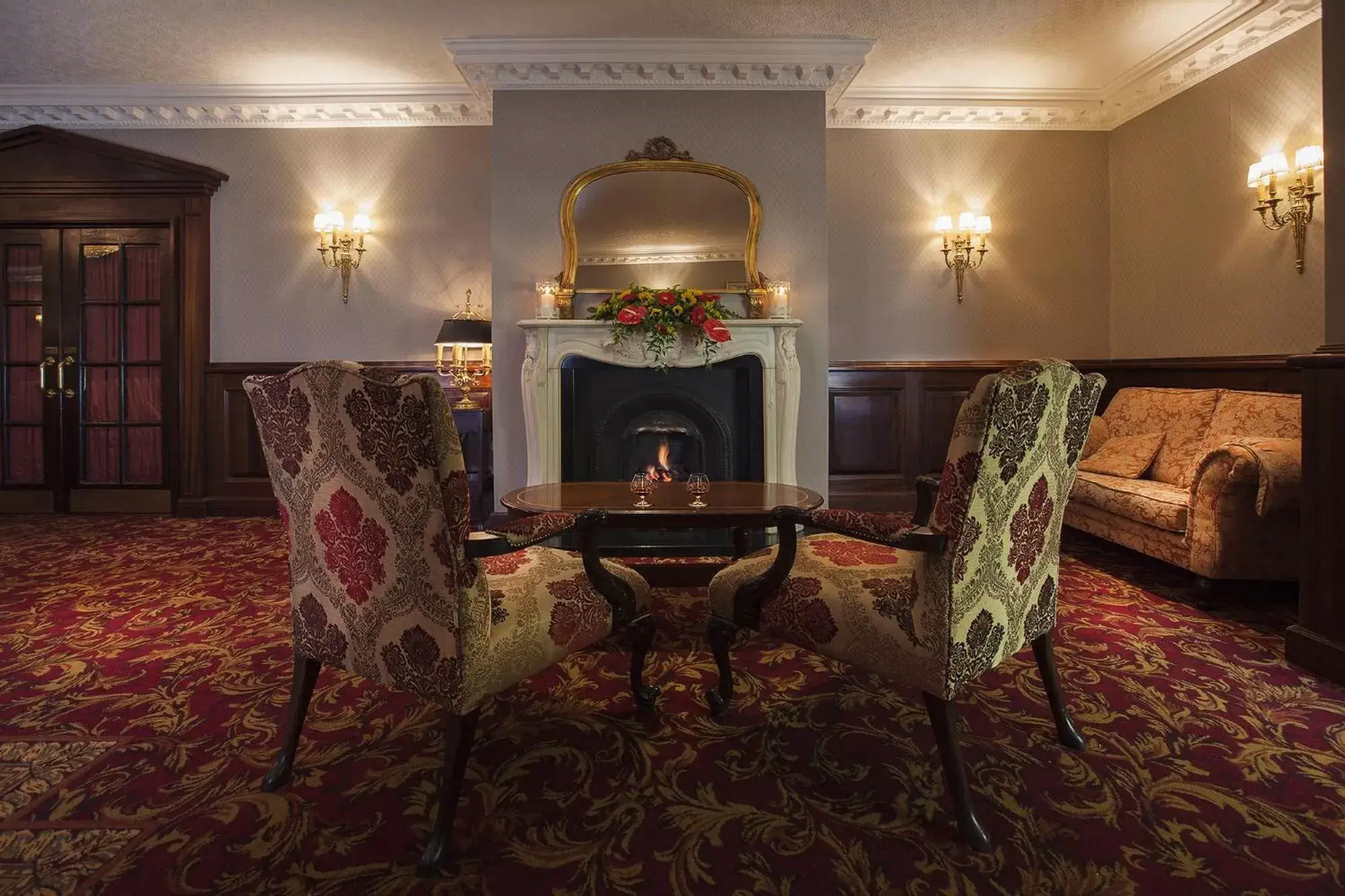 Lobby or reception in Seven Oaks Hotel