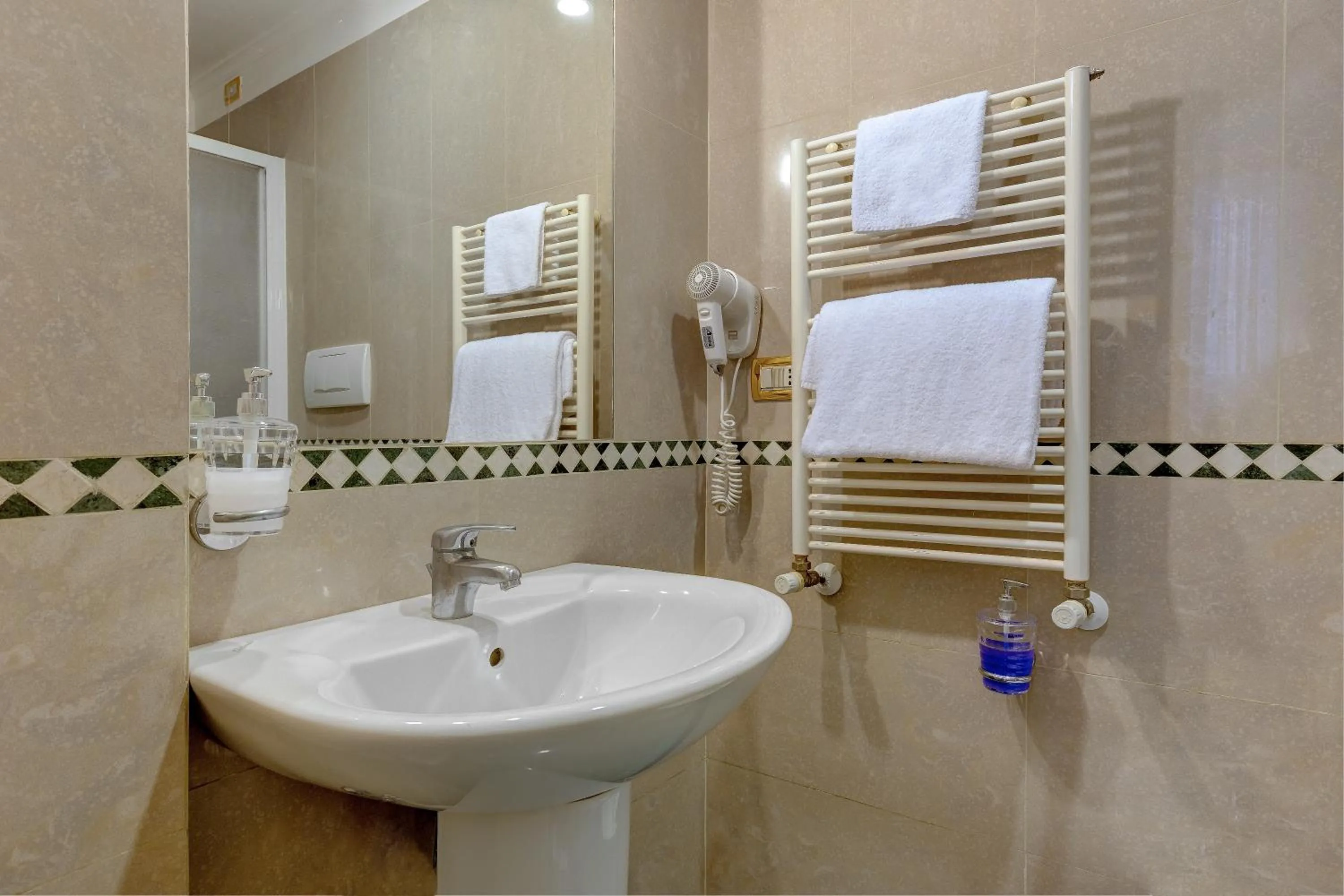 Bathroom in Hotel Amalfi