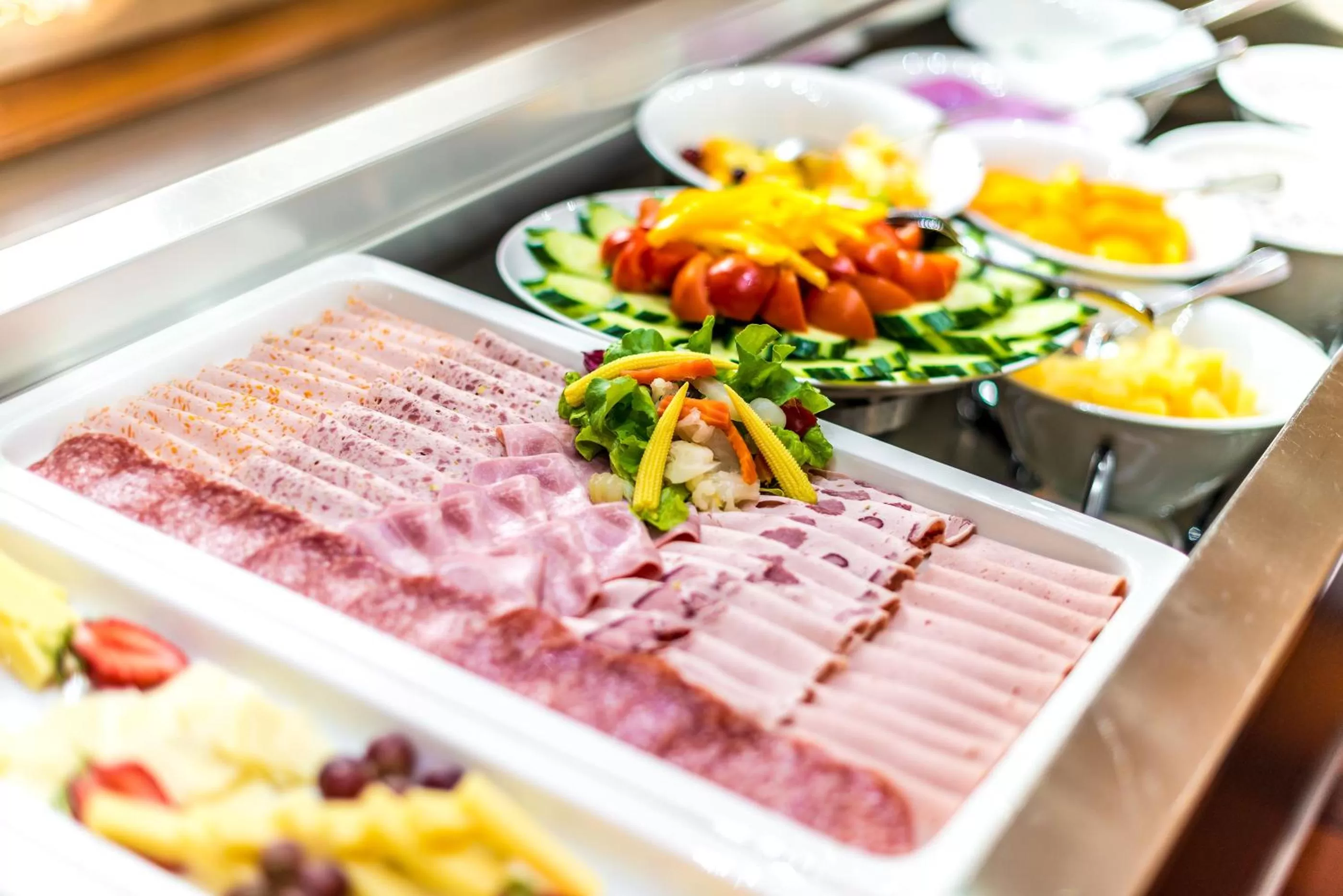 Buffet breakfast in Grand Hotel Europe