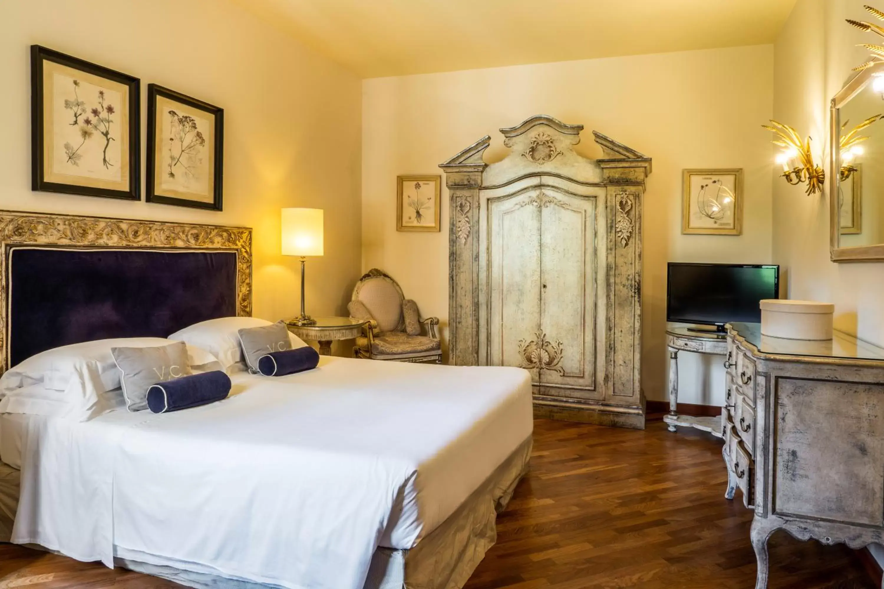 Bed in Hotel Villa Carlotta