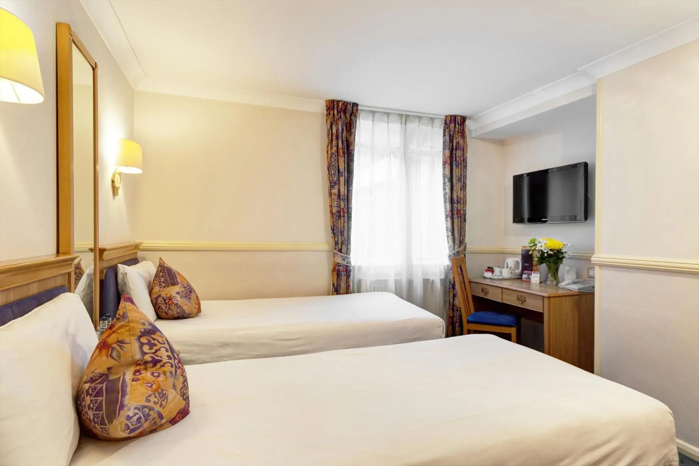 Photo of the whole room, Bed in Berjaya Eden Park London Hotel