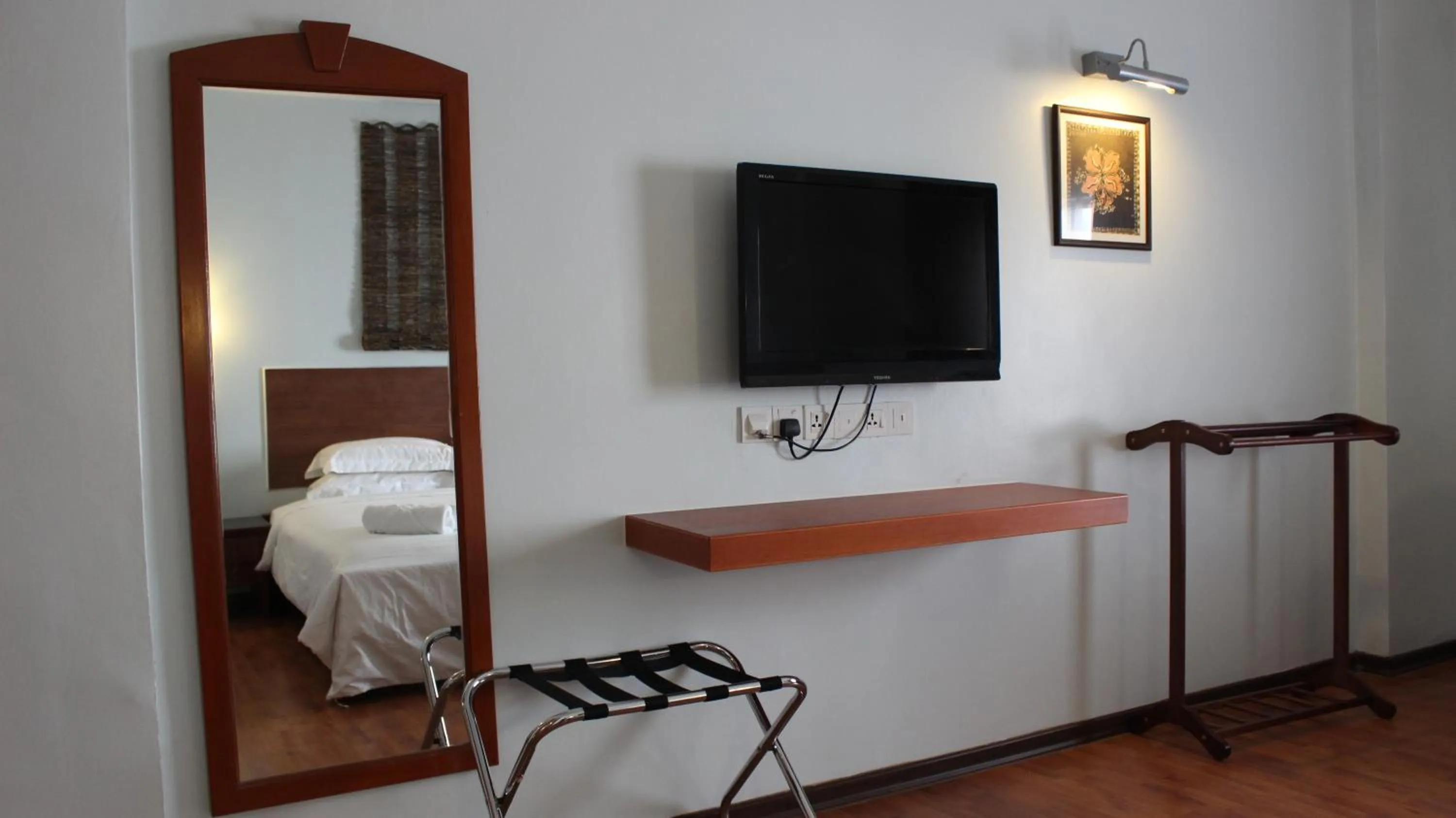 TV and multimedia, Bed in Hotel Maluri