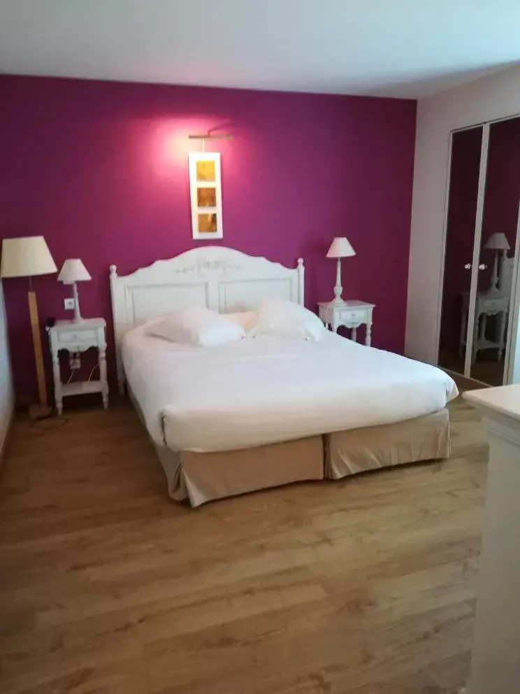 Bed in Tulip Inn Honfleur Residence & Spa