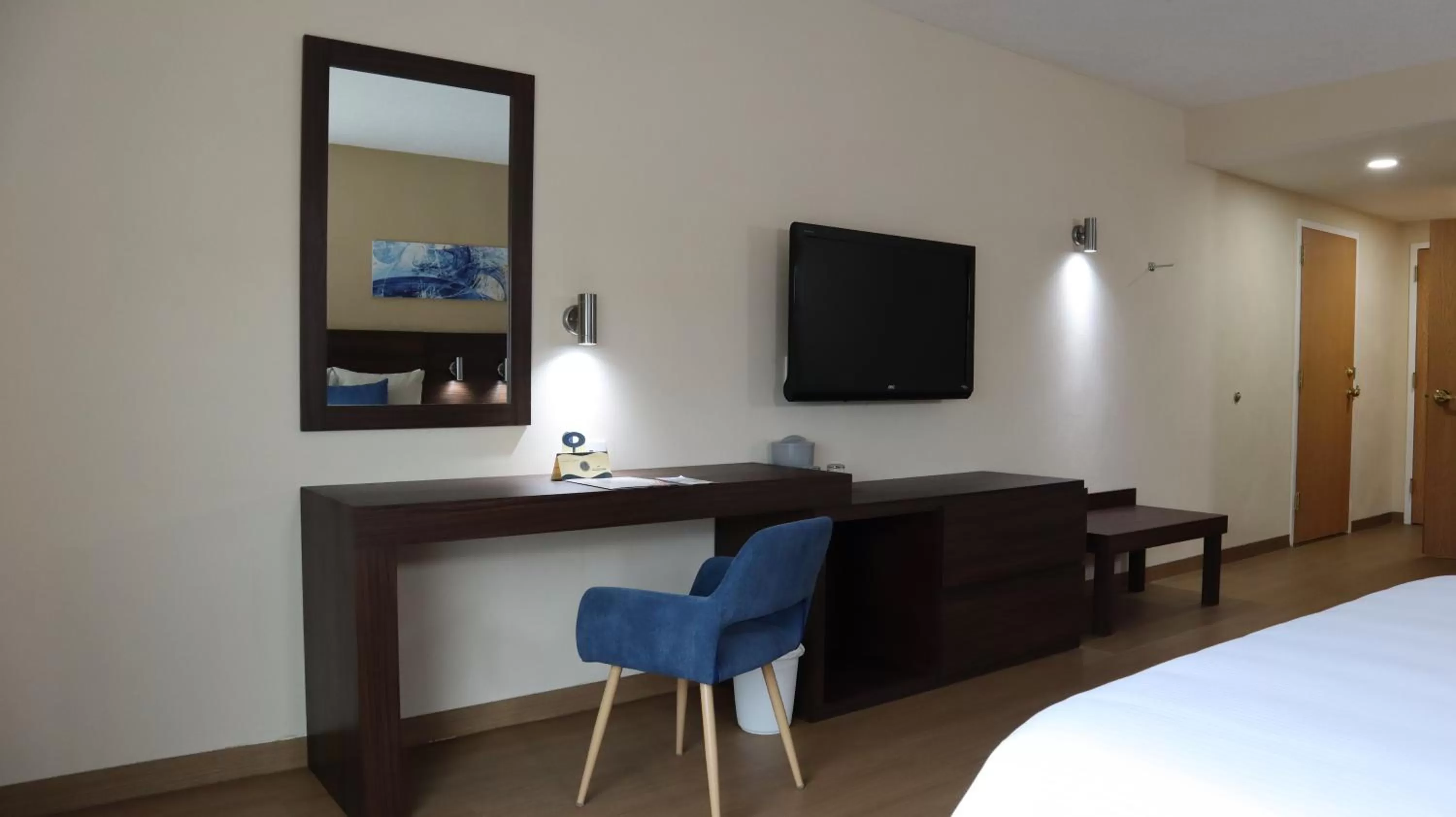 TV and multimedia, Bed in Rio Vista Inn Business High Class Tampico