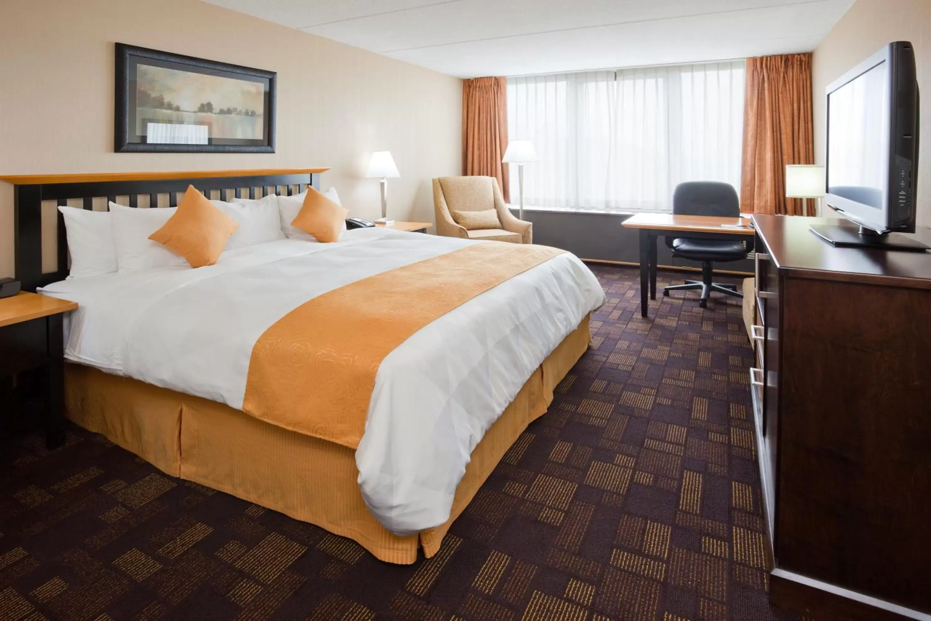 Bedroom, Bed in Radisson Hotel Milwaukee West