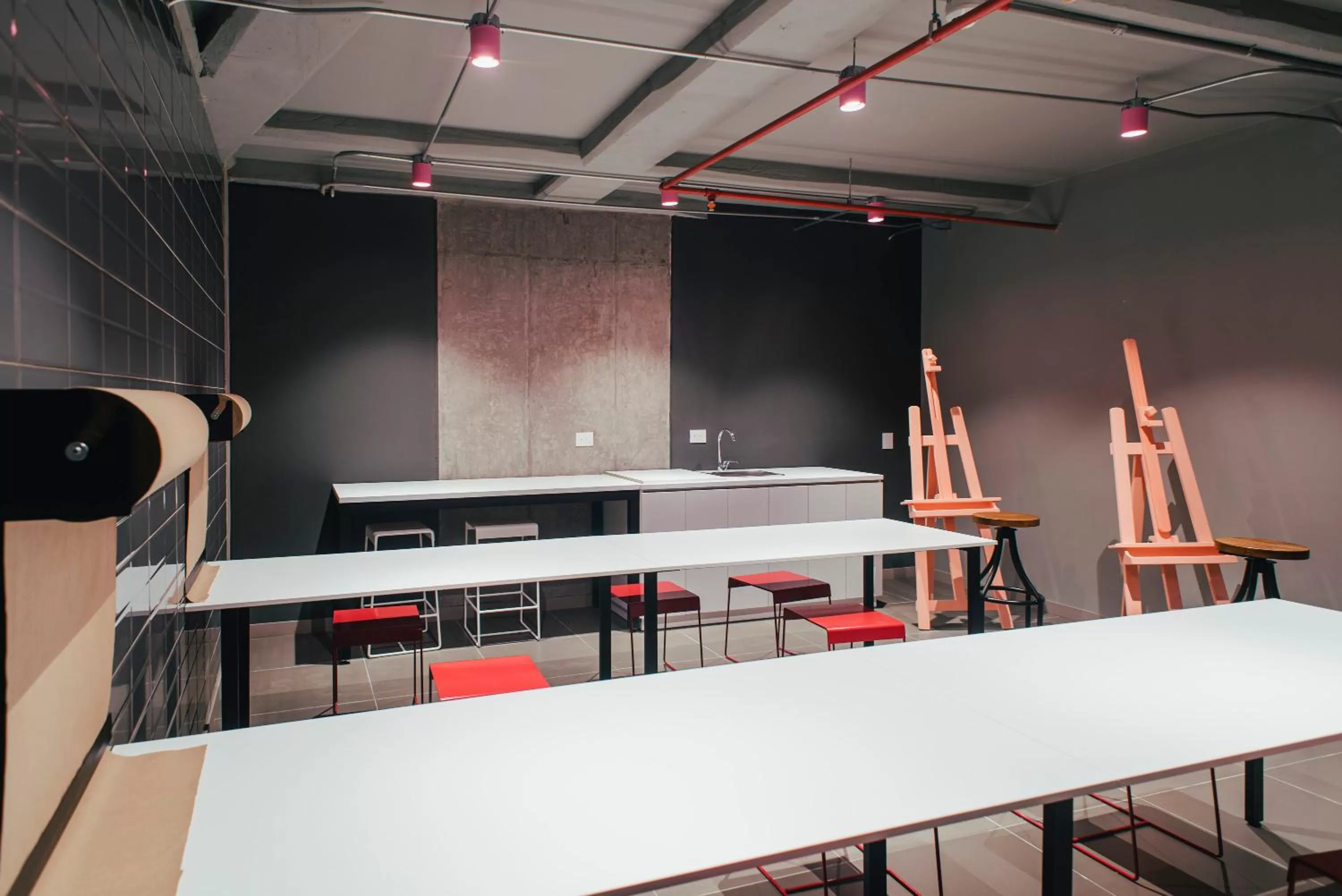 Seating area in UMA Suites Chia