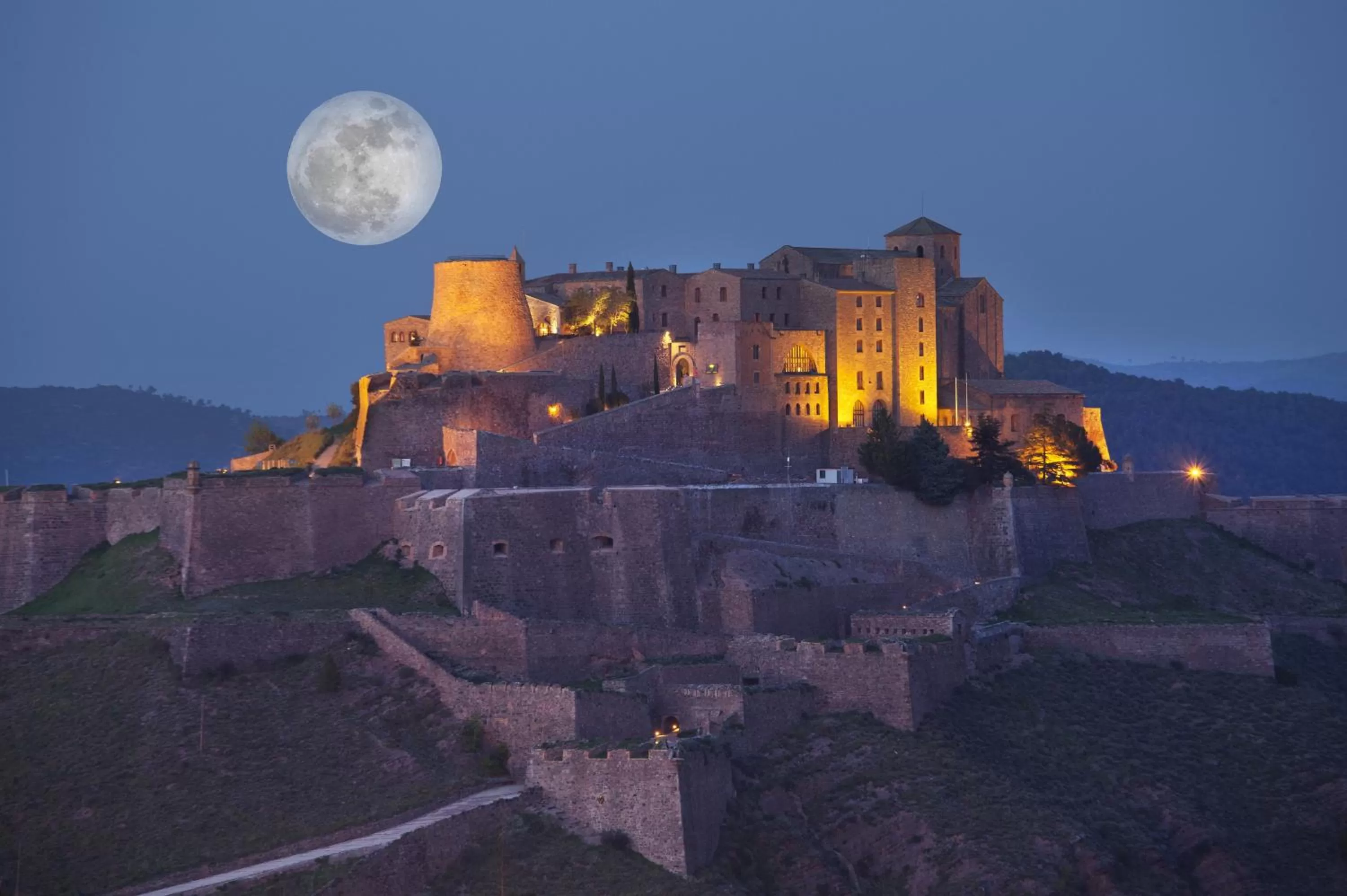 Facade/entrance in Parador de Cardona