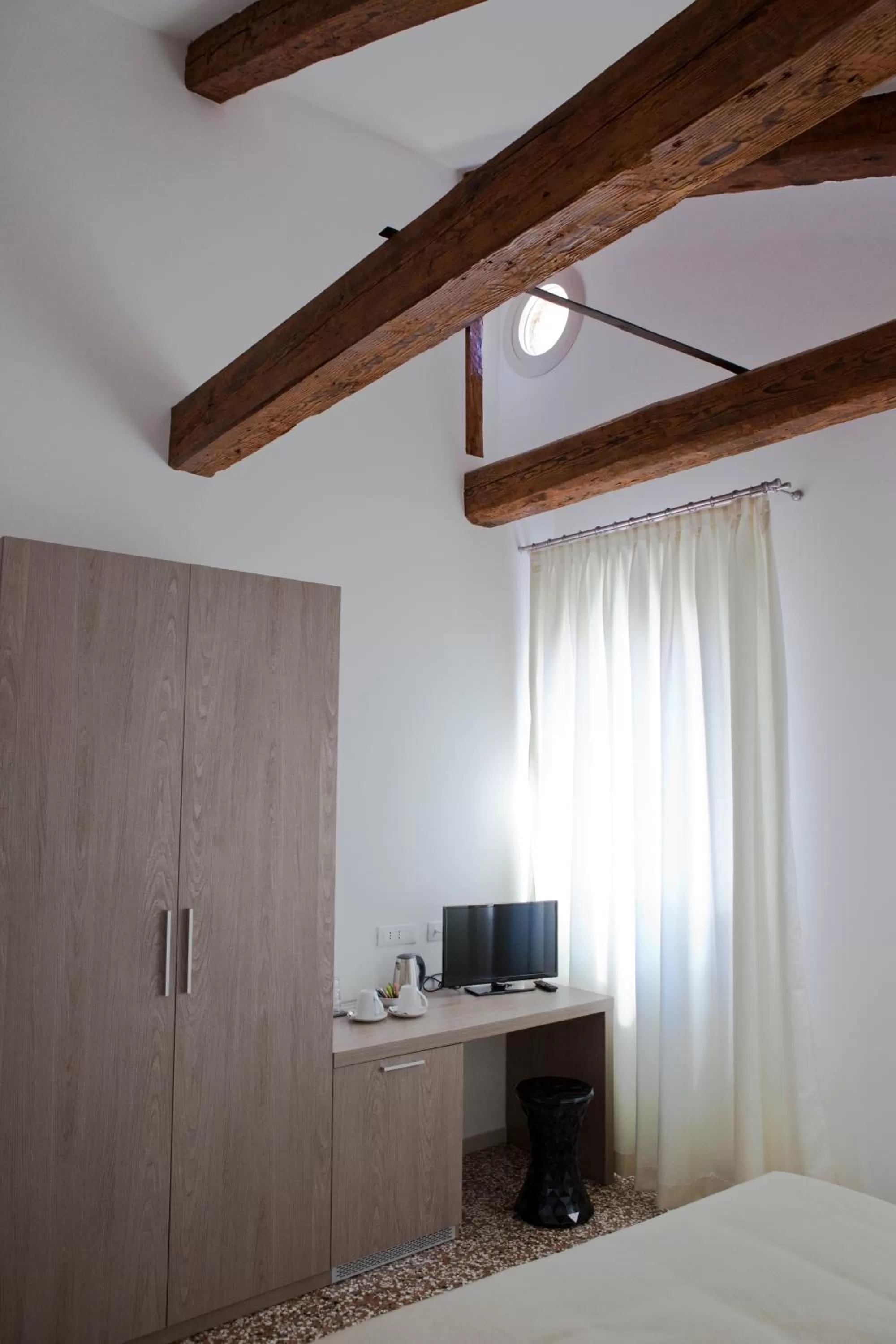 Coffee/tea facilities, Bed in B&B Al Pozzo di Luce