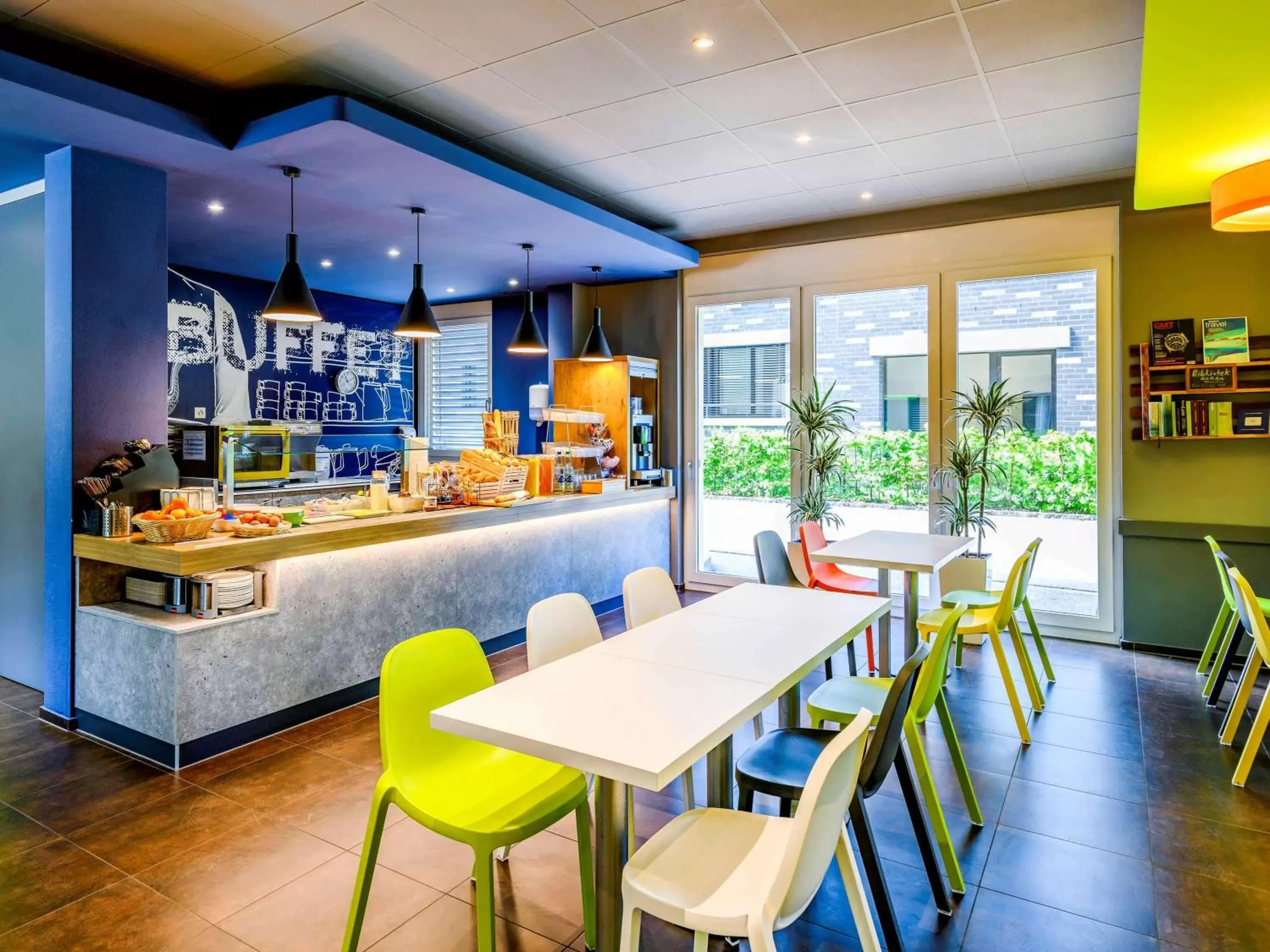 Restaurant/Places to Eat in ibis budget Winterthur