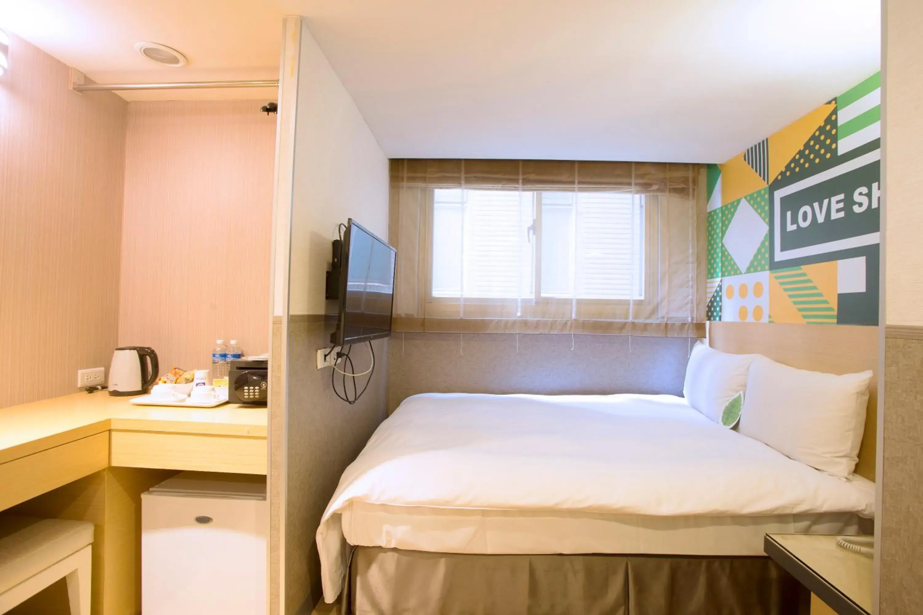 Photo of the whole room, Bed in Ximen Citizen Hotel