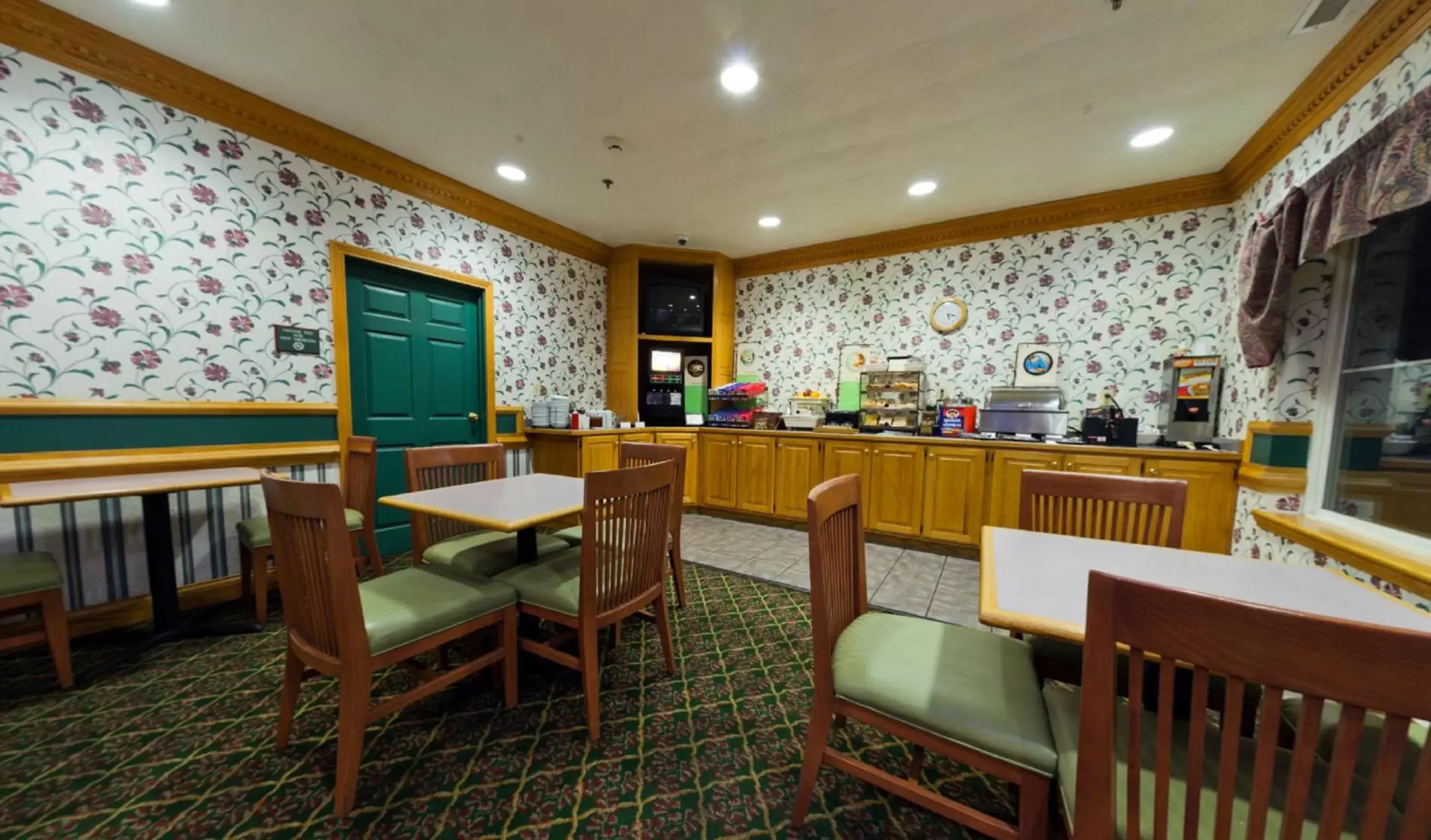 Restaurant/Places to Eat in Country Inn & Suites by Radisson, Indianapolis South, IN