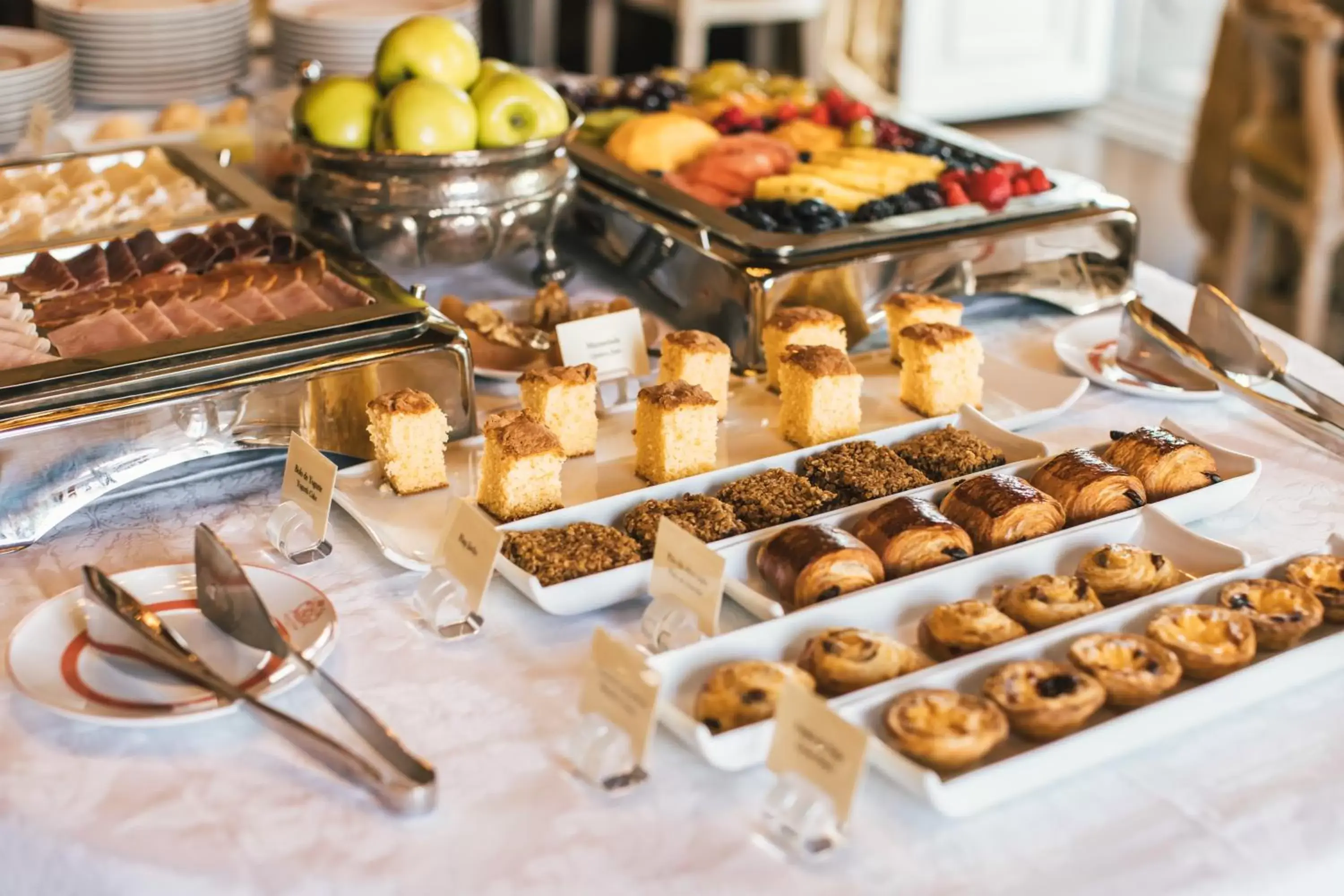 Breakfast in Estoril Vintage Hotel