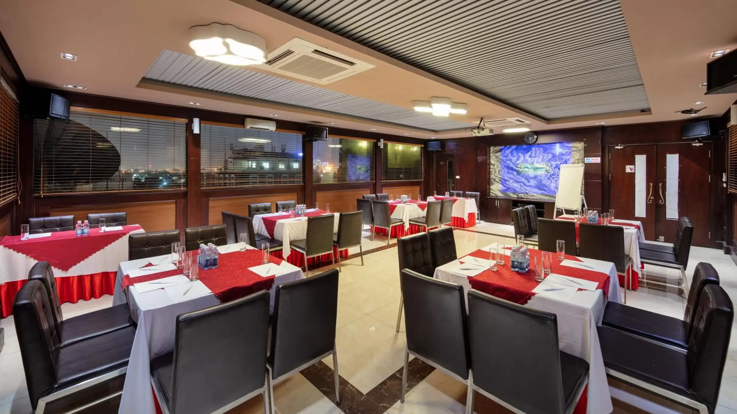 Business facilities, Restaurant/Places to Eat in Skylark Hotel