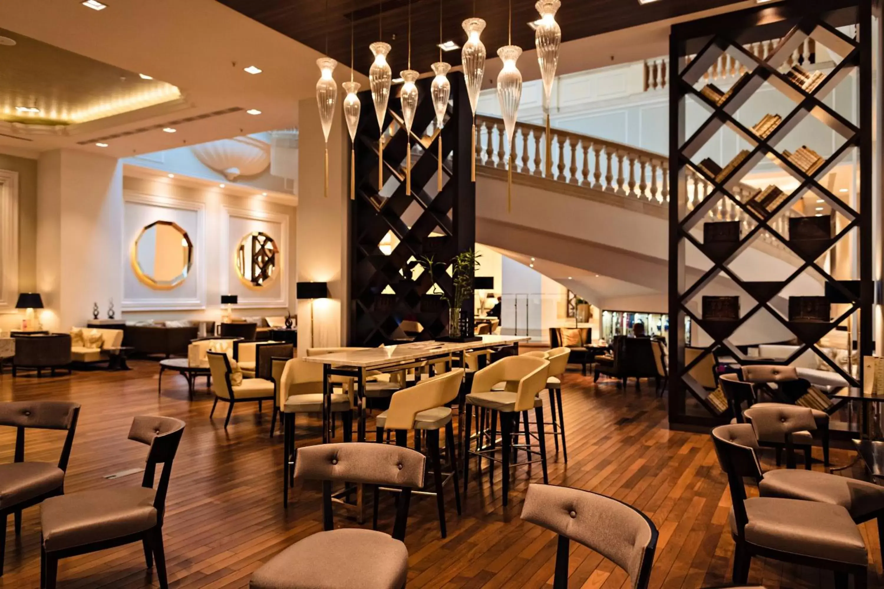 Lounge or bar, Restaurant/Places to Eat in JW Marriott Bucharest Grand Hotel