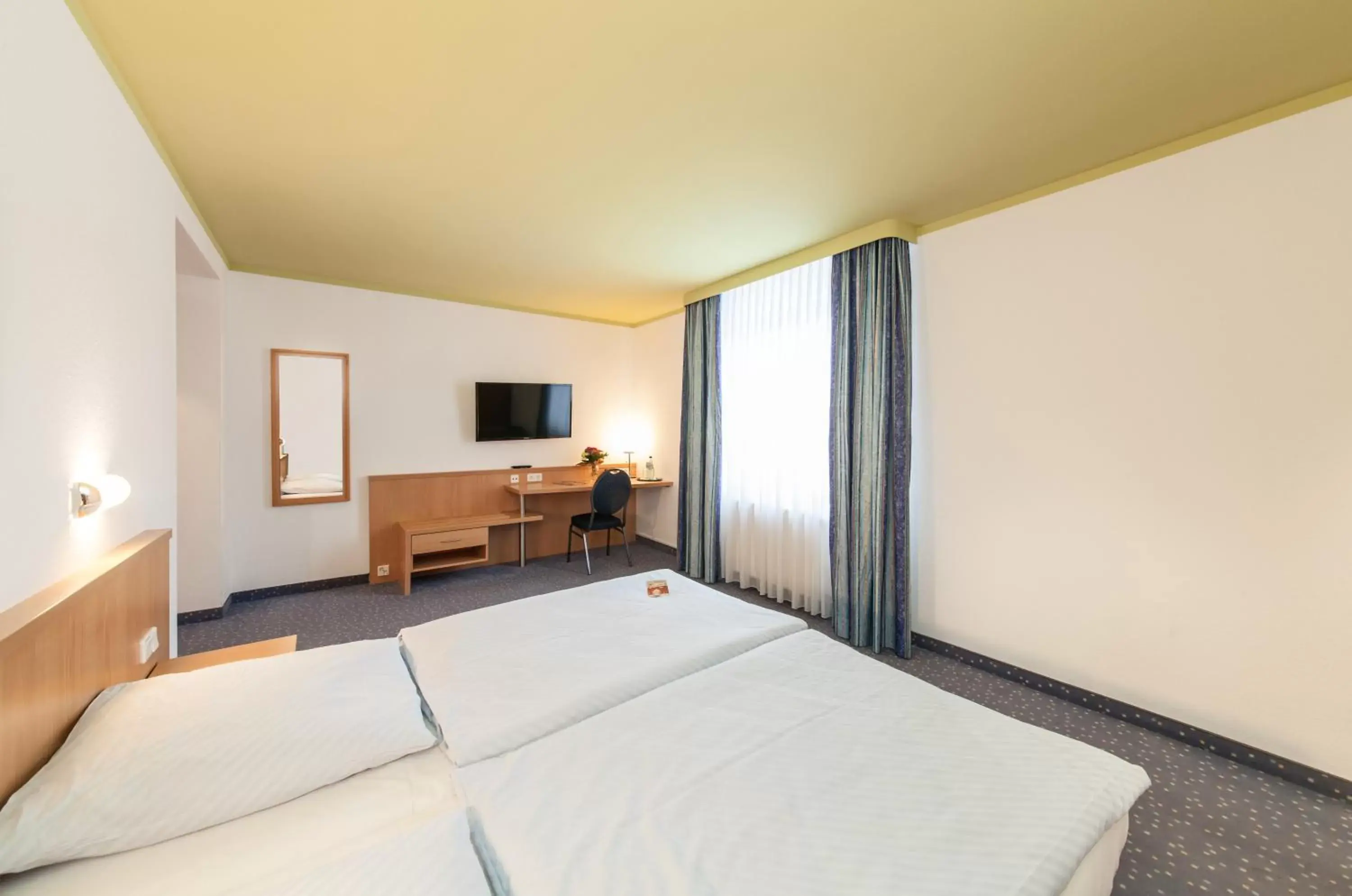 TV and multimedia, Bed in Novum Hotel Seegraben Cottbus