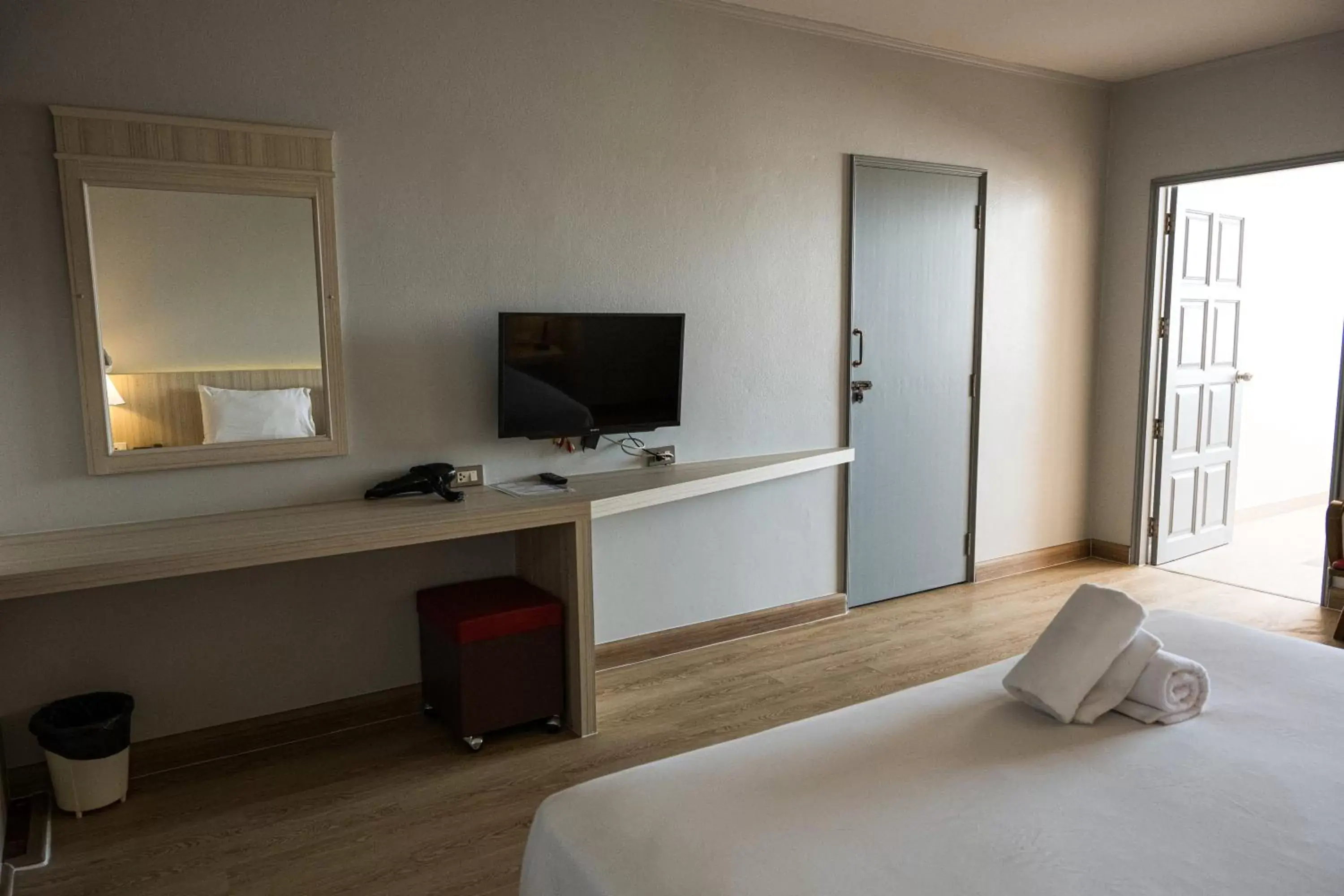 Deluxe Double Room in Marine Yensabai Pattaya Deluxe Double Room in Marine Yensabai Pattaya