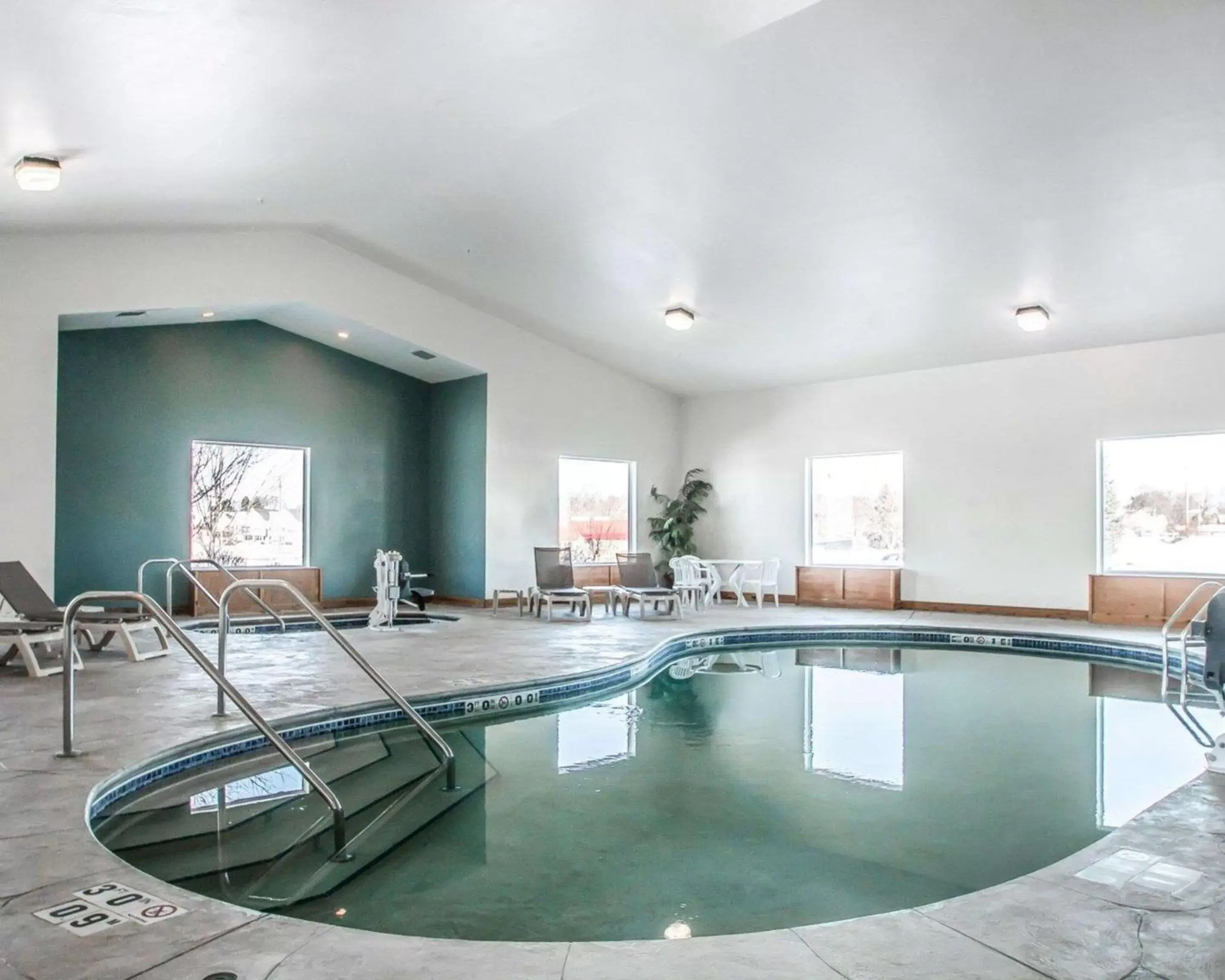 On site, Swimming Pool in Sleep Inn & Suites Mount Vernon
