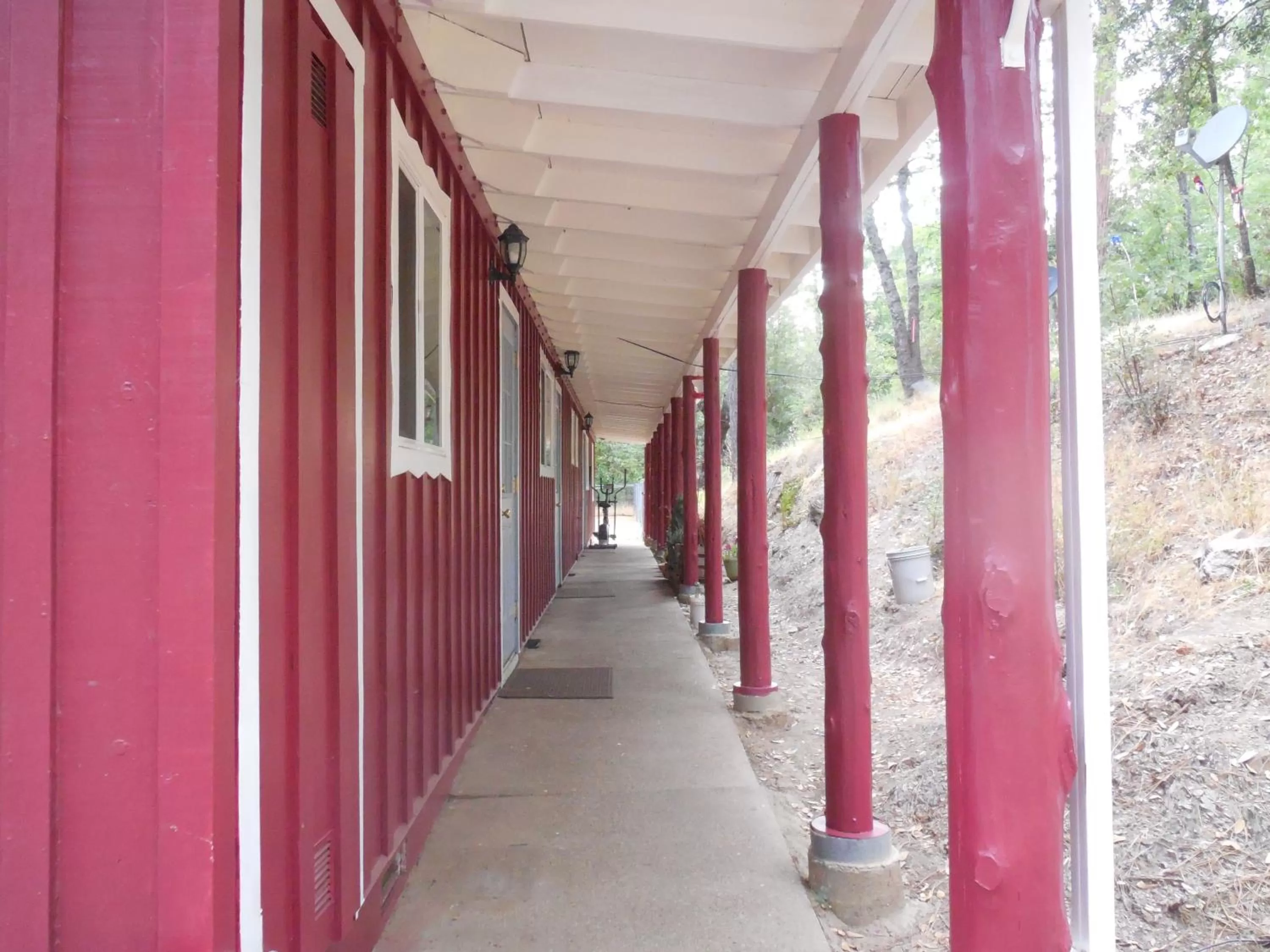 Facade/entrance in Yosemite Paradise Inn